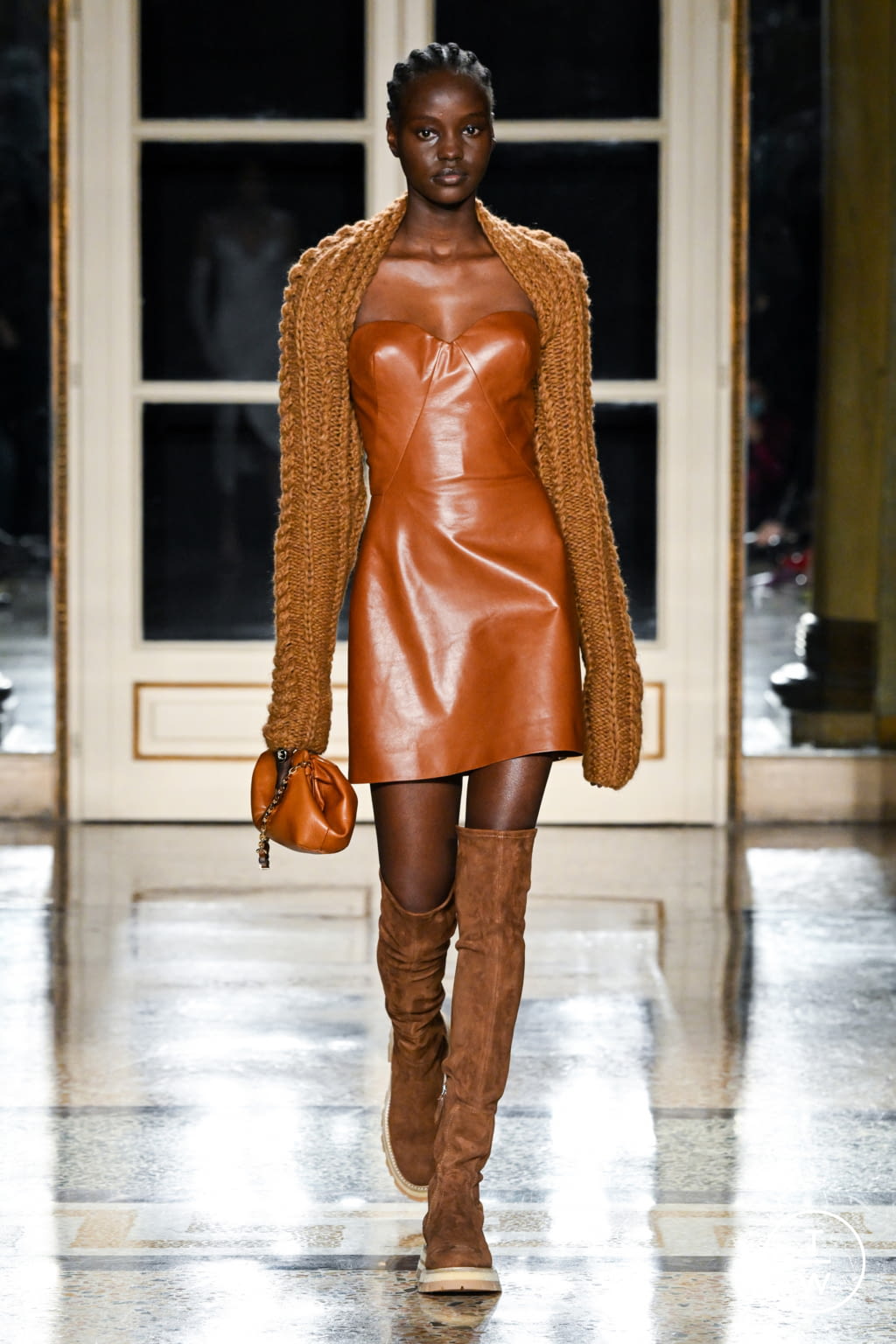 Fashion Week Milan Fall/Winter 2022 look 14 from the Ermanno Scervino collection womenswear