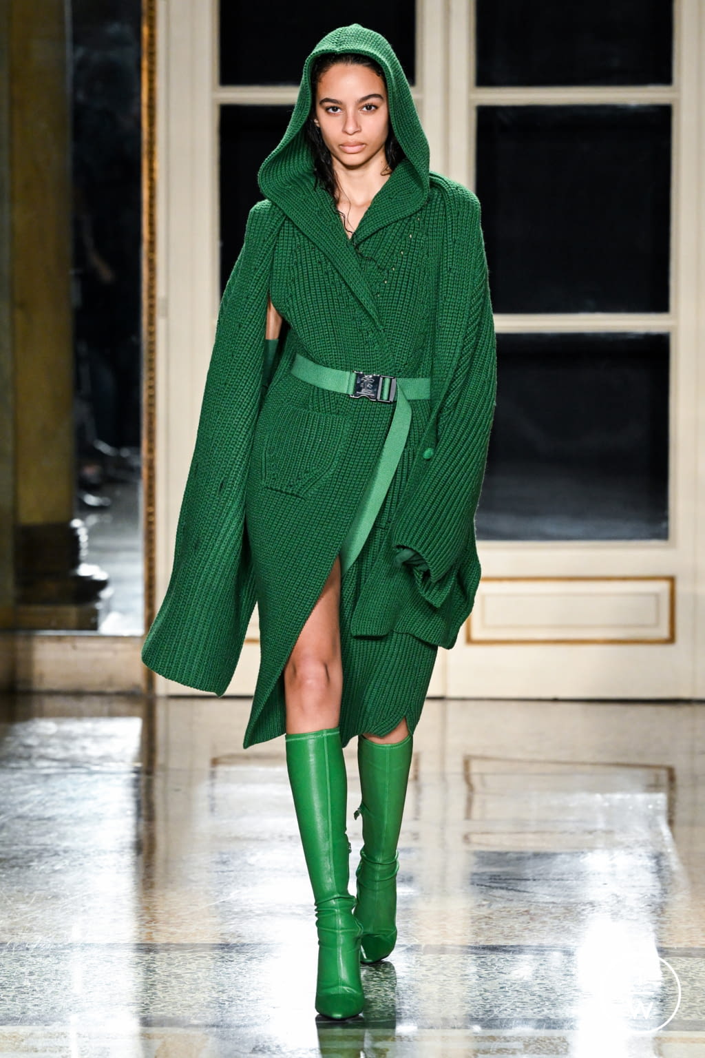 Fashion Week Milan Fall/Winter 2022 look 19 from the Ermanno Scervino collection womenswear