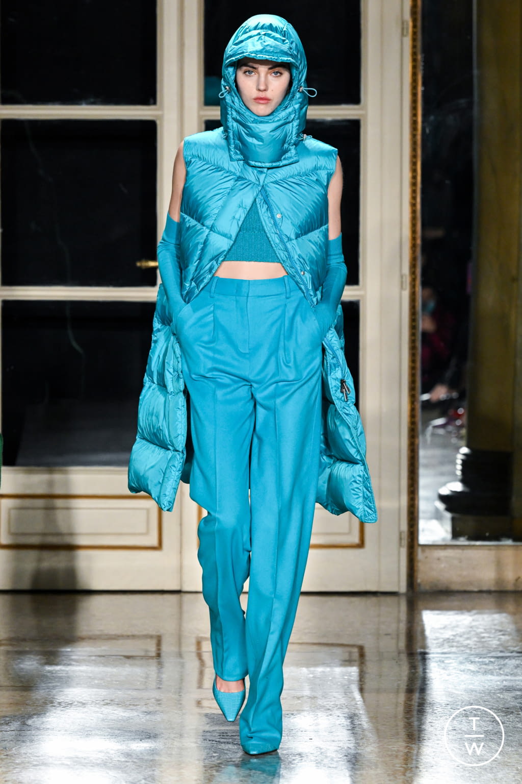 Fashion Week Milan Fall/Winter 2022 look 25 de la collection Ermanno Scervino womenswear