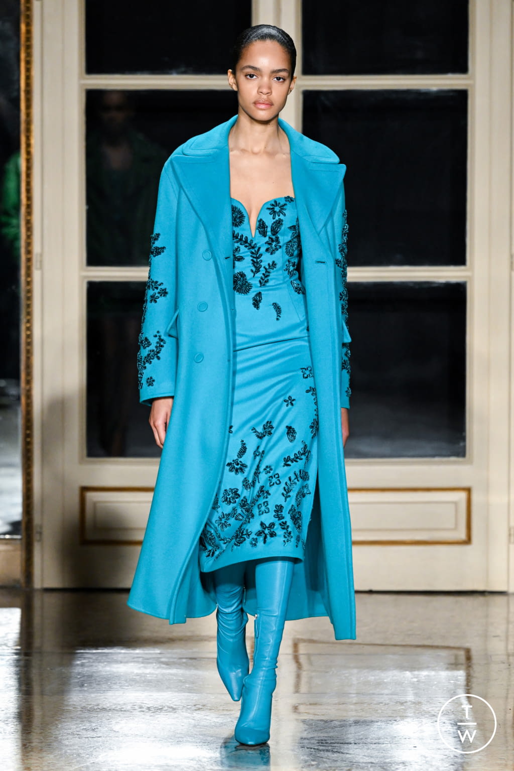 Fashion Week Milan Fall/Winter 2022 look 26 from the Ermanno Scervino collection womenswear