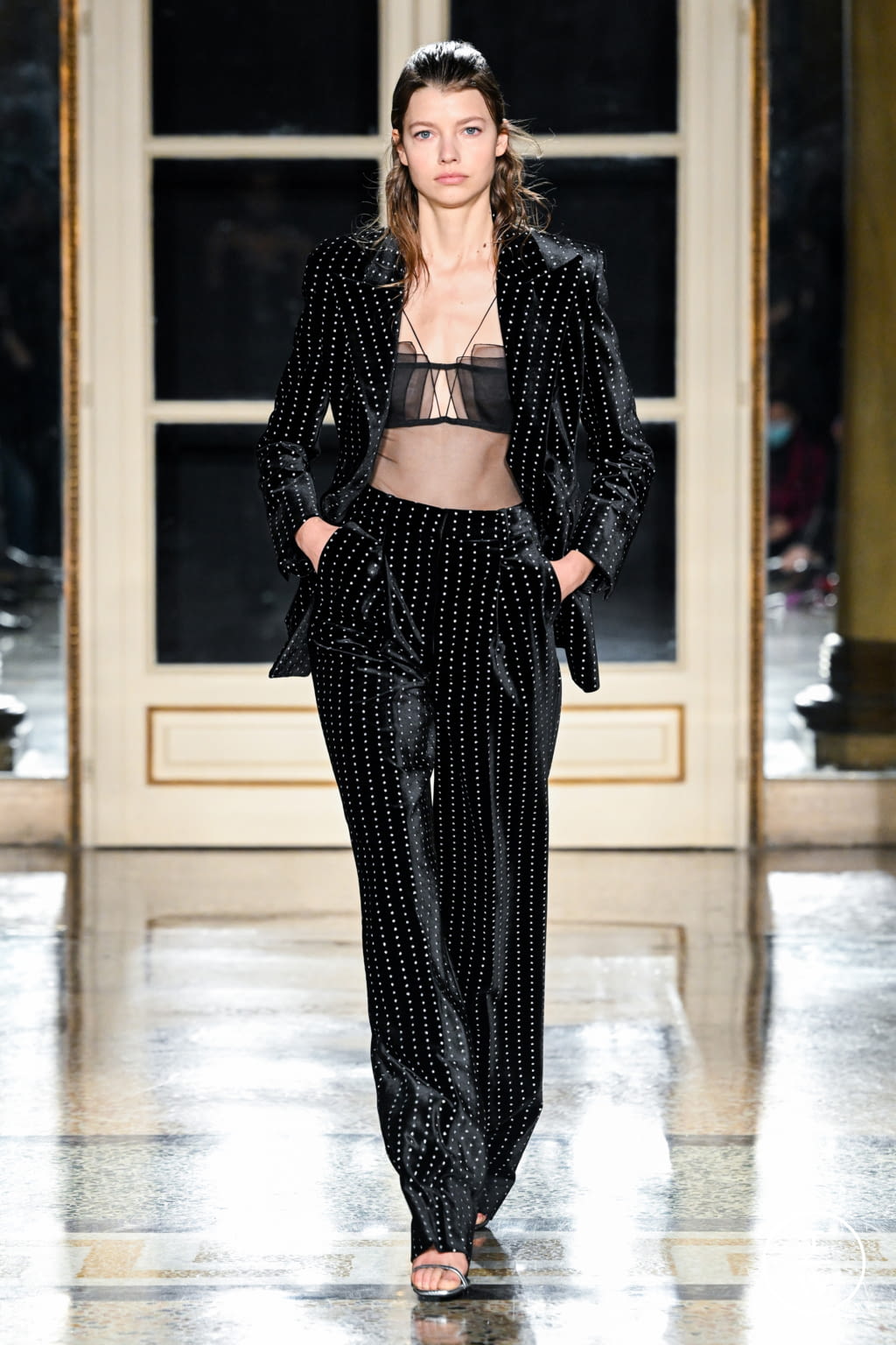 Fashion Week Milan Fall/Winter 2022 look 45 from the Ermanno Scervino collection 女装