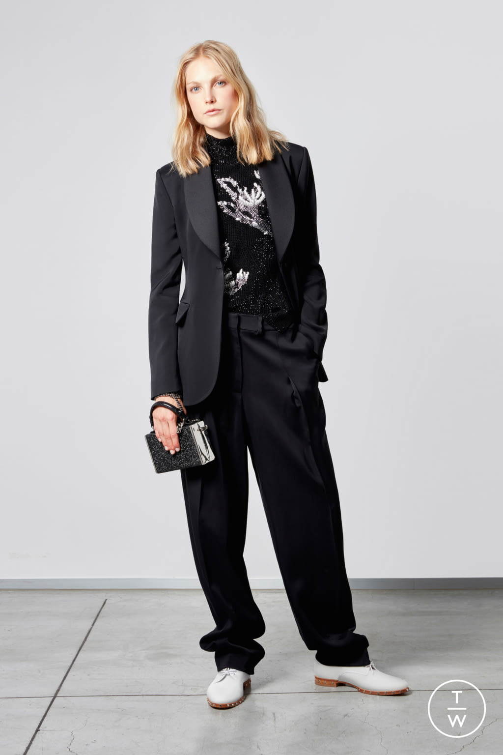 Fashion Week Milan Resort 2019 look 32 from the Ermanno Scervino collection womenswear