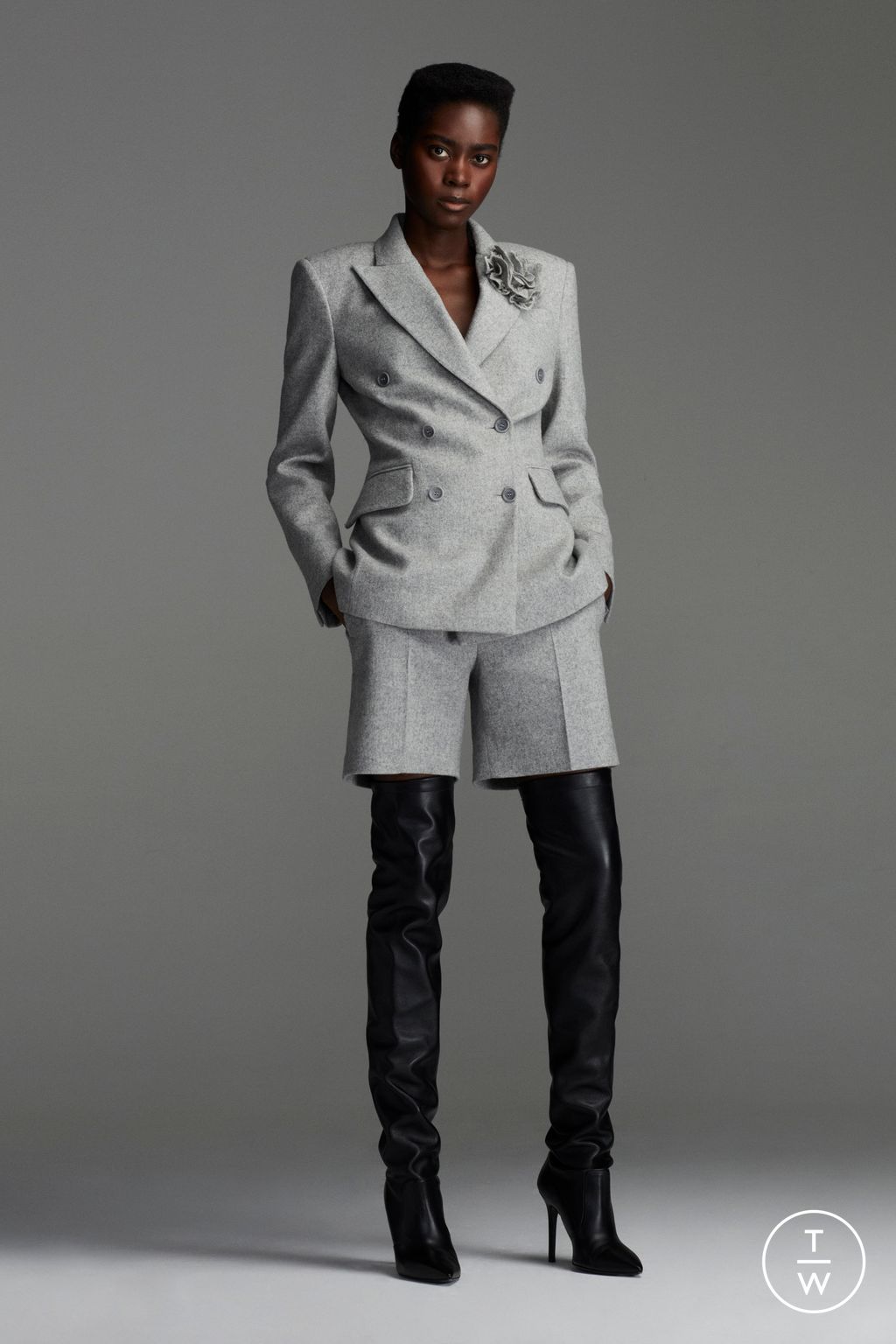 Fashion Week Milan Pre-Fall 2023 look 6 from the Ermanno Scervino collection womenswear