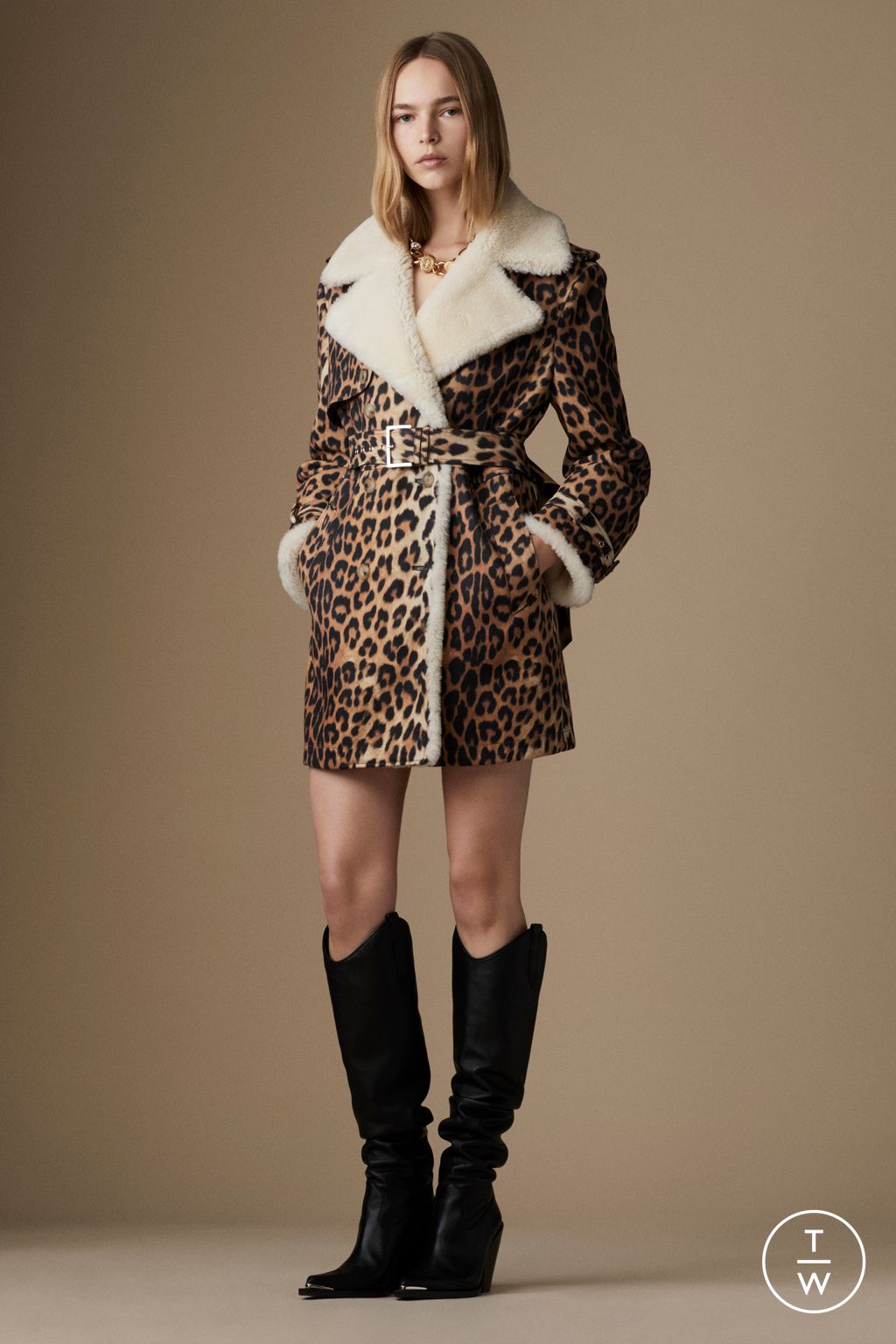 Fashion Week Milan Pre-Fall 2024 look 12 from the Ermanno Scervino collection womenswear