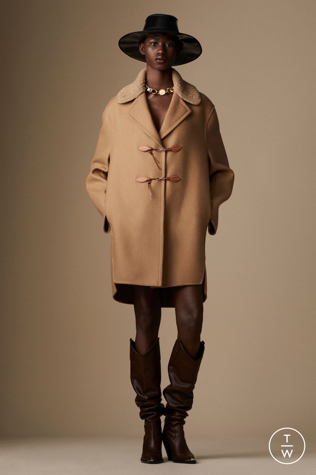 Fashion Week Milan Pre-Fall 2024 look 19 from the Ermanno Scervino collection womenswear