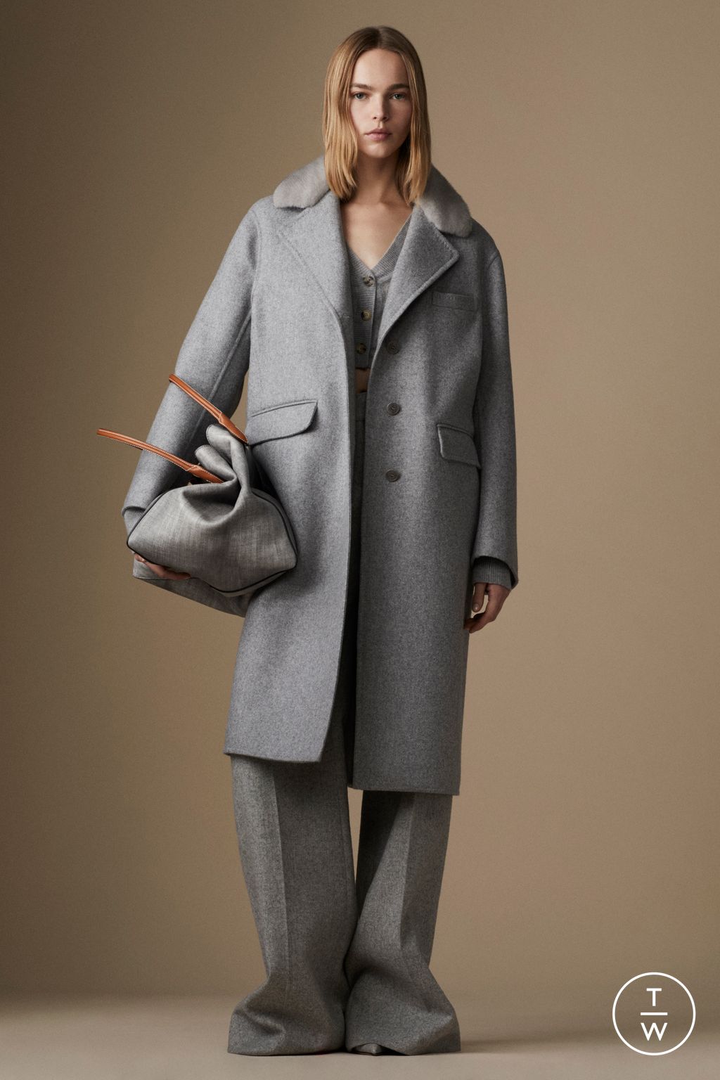 Fashion Week Milan Pre-Fall 2024 look 23 from the Ermanno Scervino collection 女装