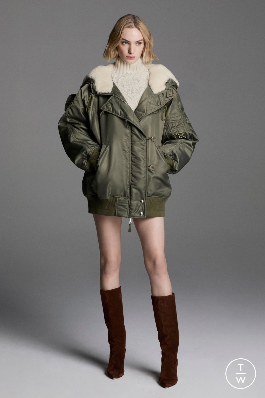 Fashion Week Milan Pre-Fall 2025 look 17 from the Ermanno Scervino collection womenswear