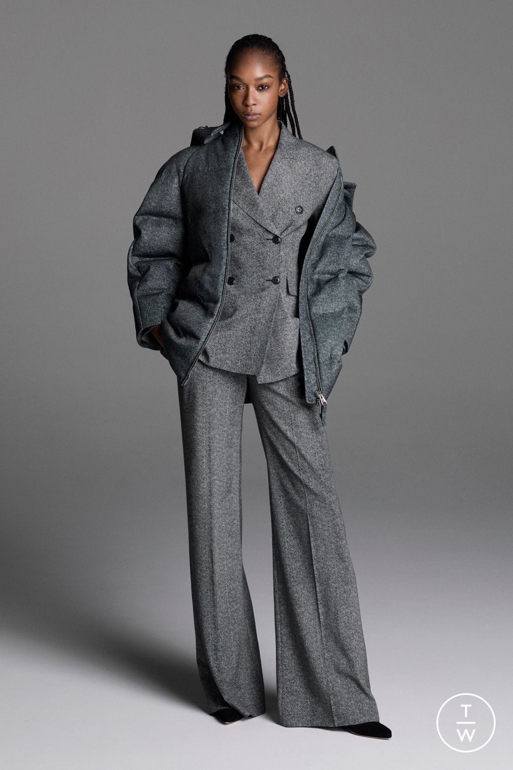 Fashion Week Milan Pre-Fall 2025 look 32 from the Ermanno Scervino collection 女装