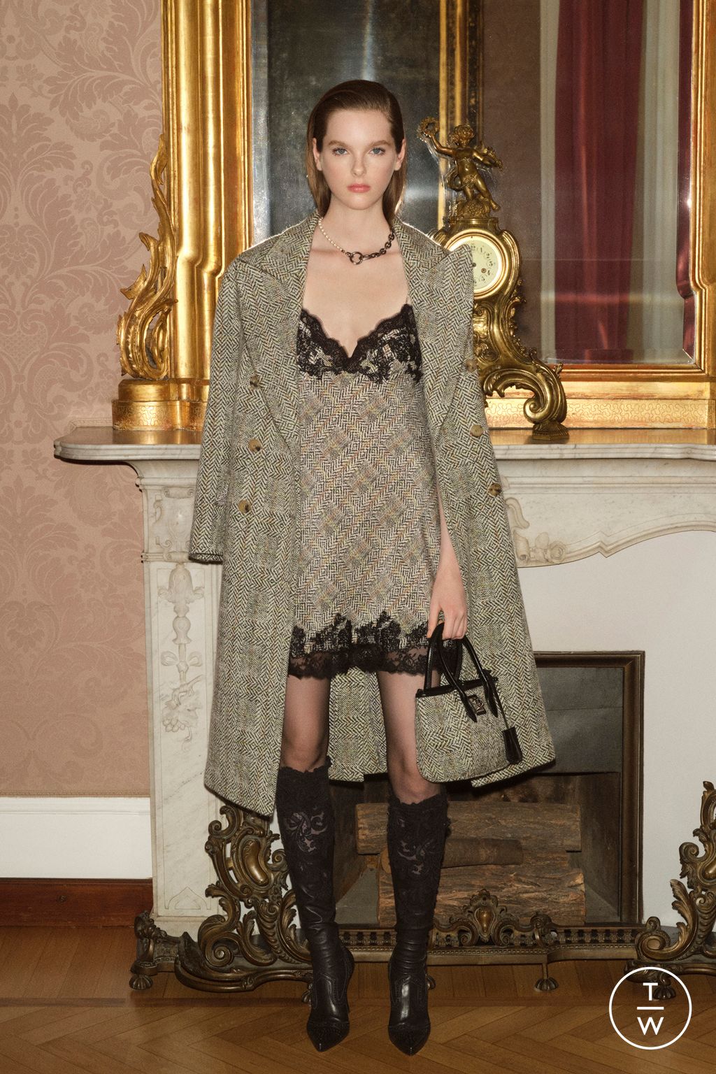 Fashion Week Milan Pre-Fall 2026 look 12 de la collection Ermanno Scervino womenswear