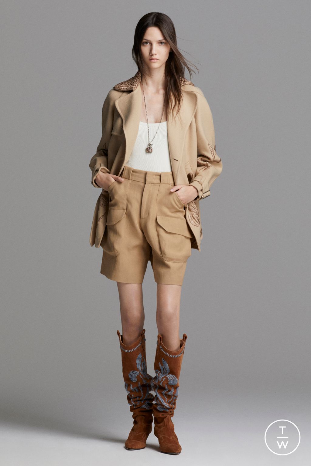 Fashion Week Milan Resort 2024 look 17 from the Ermanno Scervino collection 女装