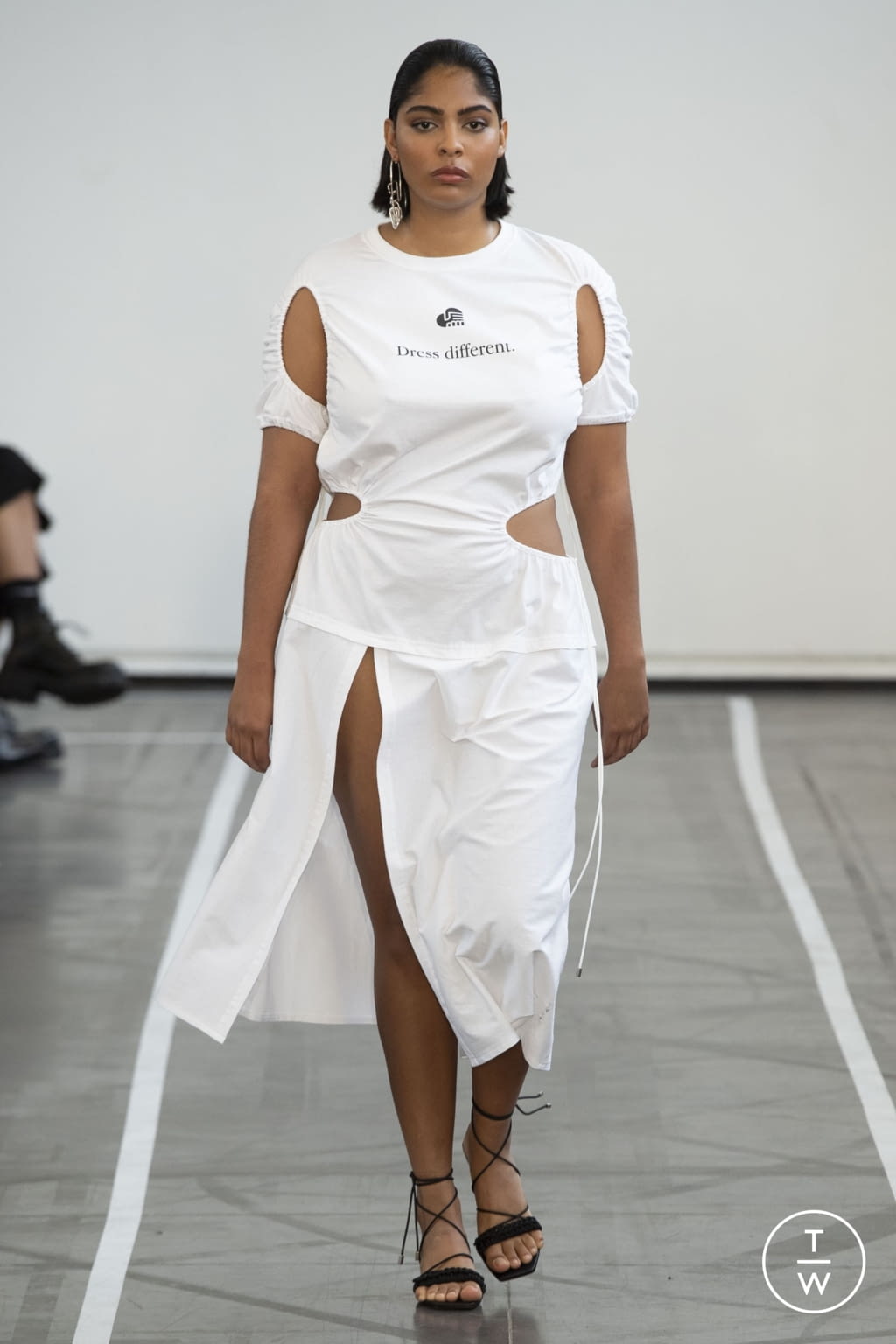 Fashion Week Paris Spring/Summer 2022 look 2 from the Ester Manas collection 女装