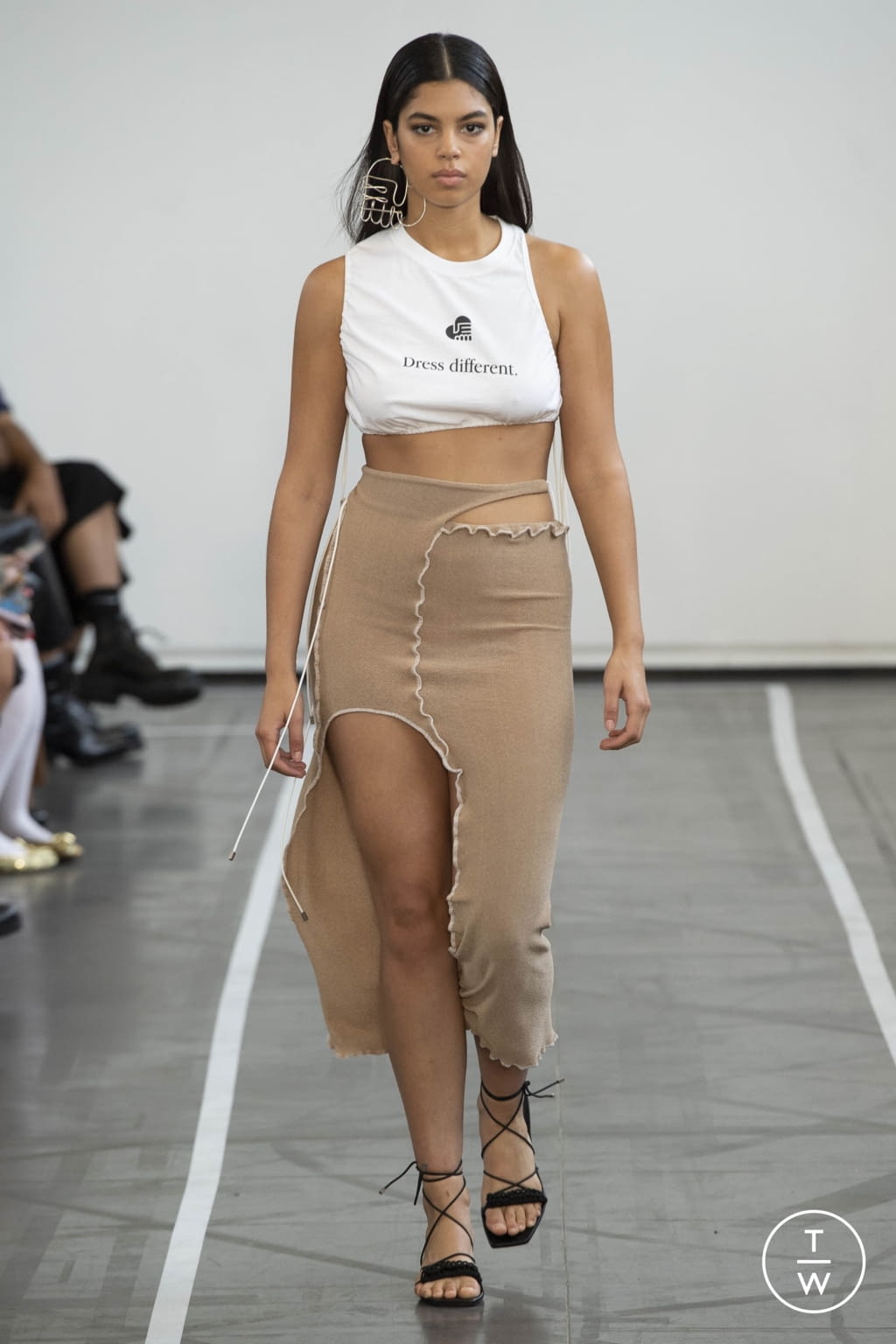 Fashion Week Paris Spring/Summer 2022 look 4 from the Ester Manas collection womenswear