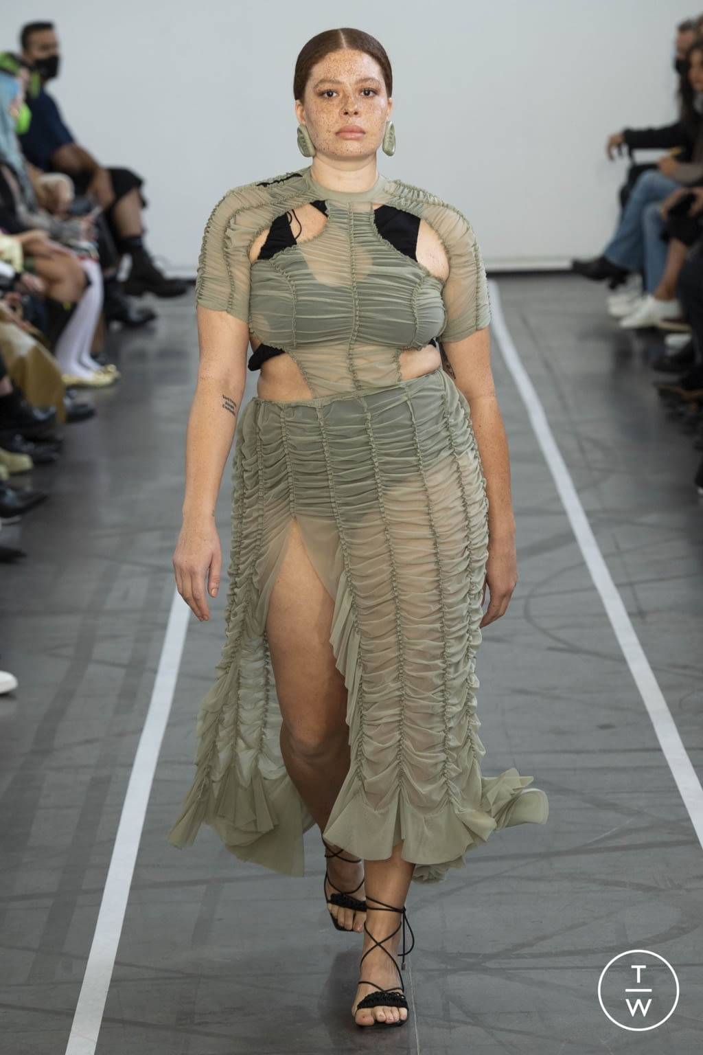 Fashion Week Paris Spring/Summer 2022 look 17 from the Ester Manas collection womenswear