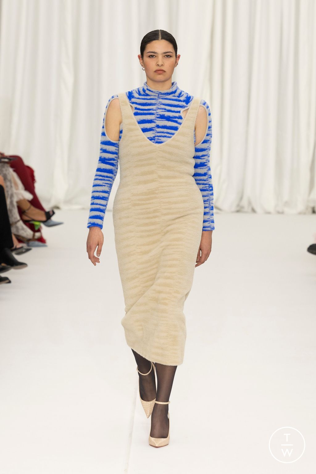 Fashion Week Paris Fall/Winter 2024 look 4 de la collection Ester Manas womenswear