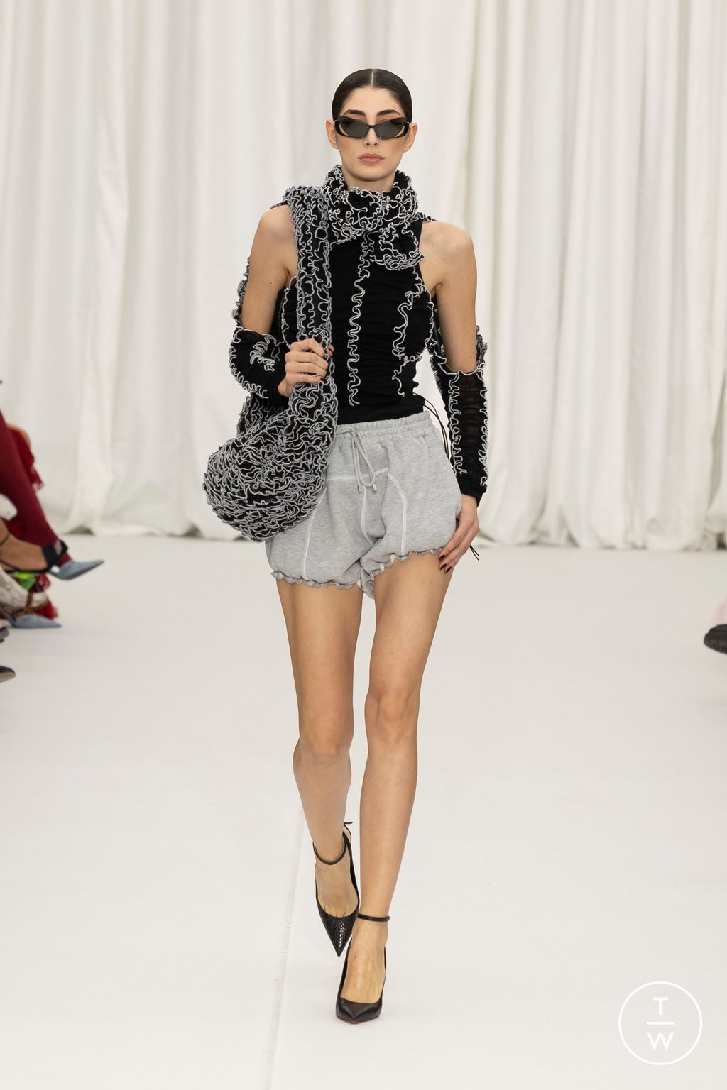 Fashion Week Paris Fall/Winter 2024 look 14 de la collection Ester Manas womenswear