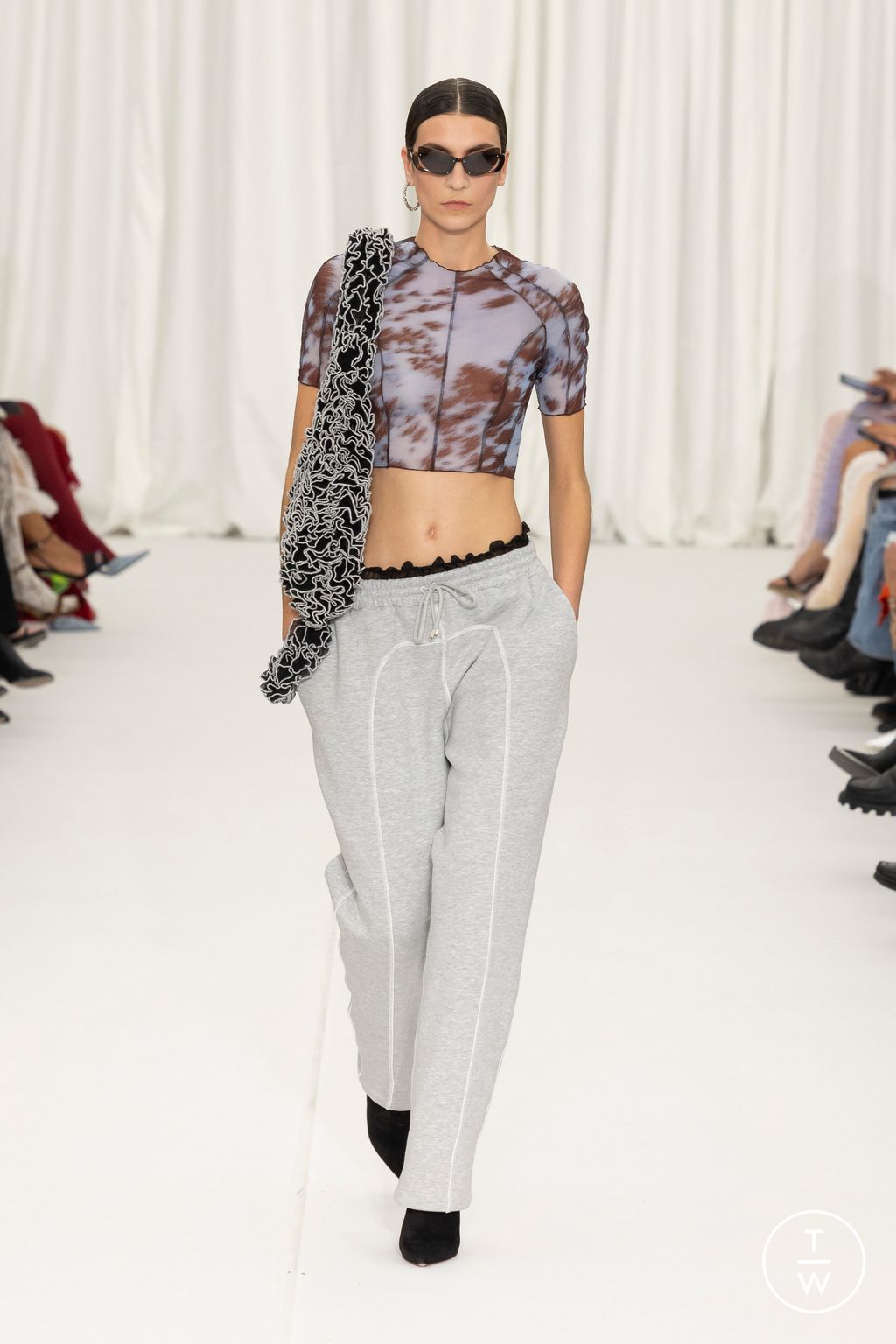 Fashion Week Paris Fall/Winter 2024 look 15 de la collection Ester Manas womenswear