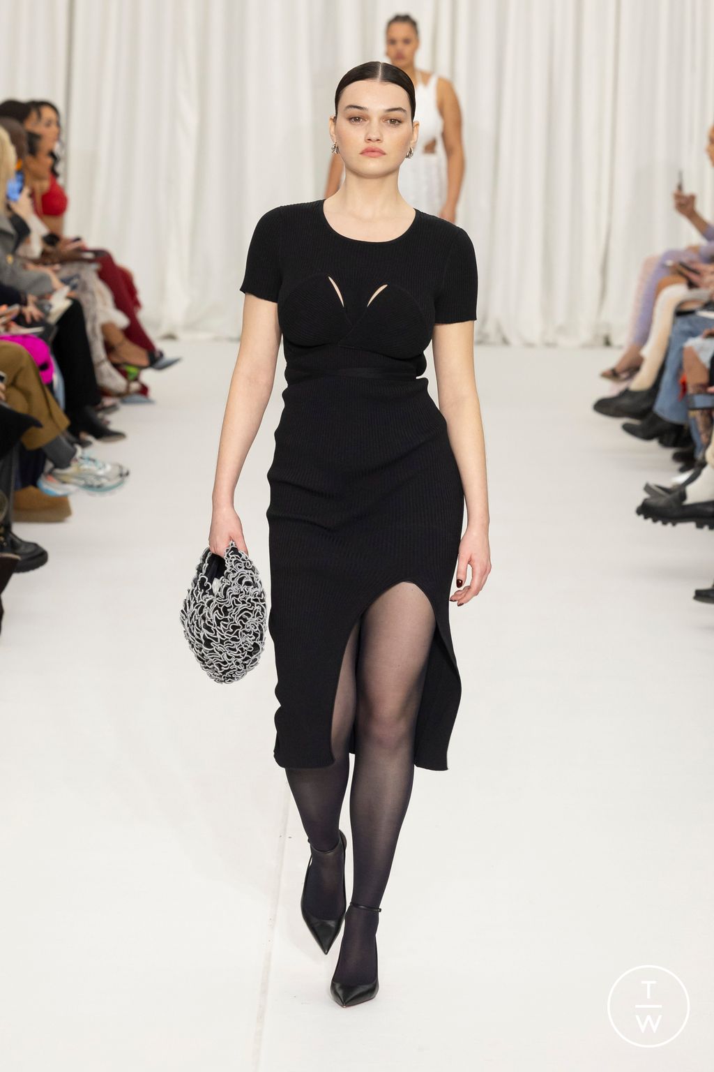 Fashion Week Paris Fall/Winter 2024 look 24 from the Ester Manas collection 女装