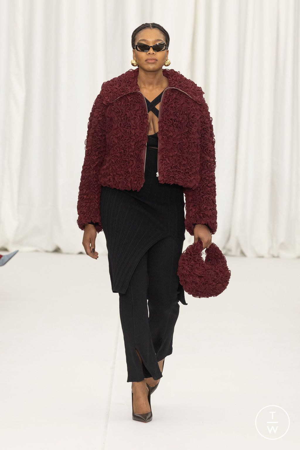 Fashion Week Paris Fall/Winter 2024 look 34 from the Ester Manas collection 女装