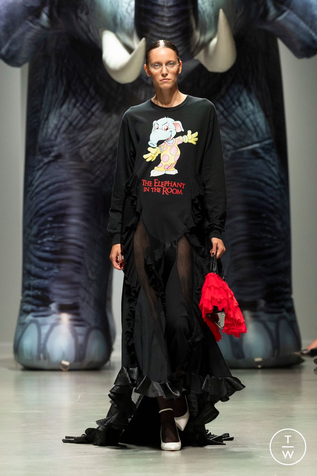 Fashion Week Paris Spring/Summer 2025 look 1 de la collection Ester Manas womenswear