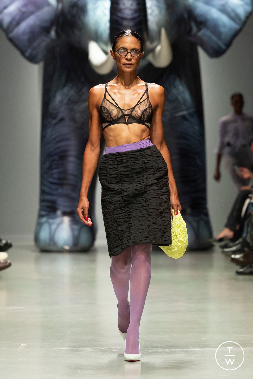 Fashion Week Paris Spring/Summer 2025 look 2 de la collection Ester Manas womenswear