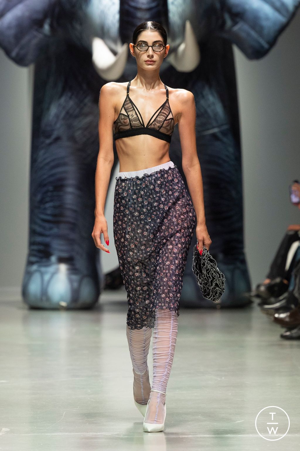 Fashion Week Paris Spring-Summer 2025 look 4 from the Ester Manas collection 女装