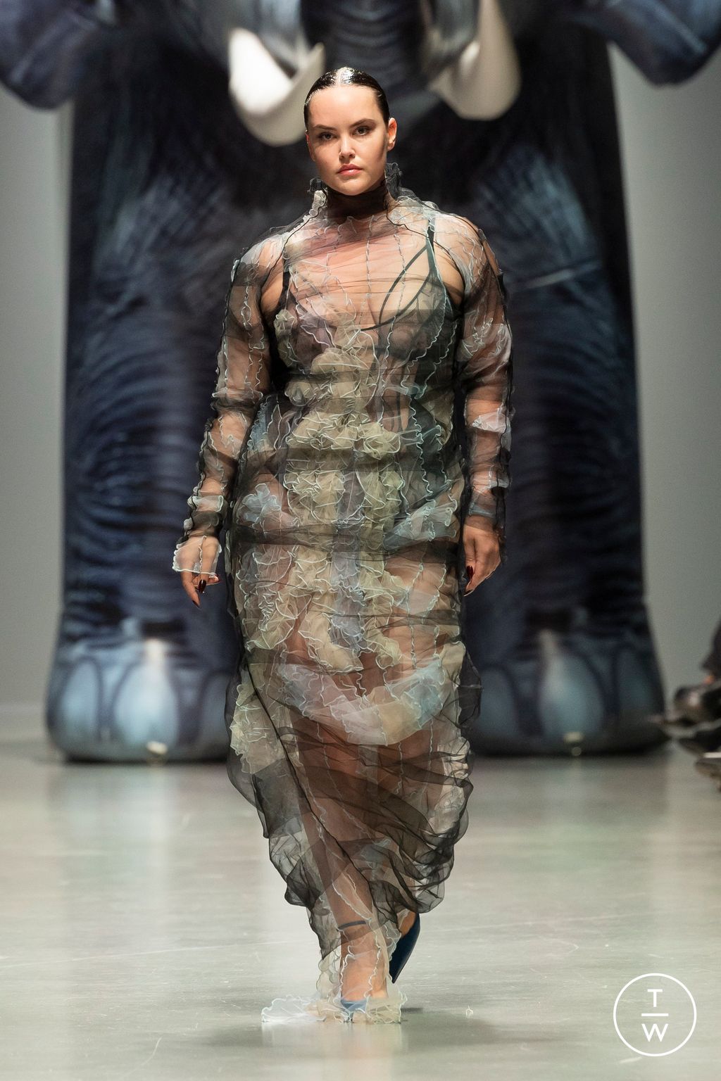 Fashion Week Paris Spring/Summer 2025 look 15 de la collection Ester Manas womenswear