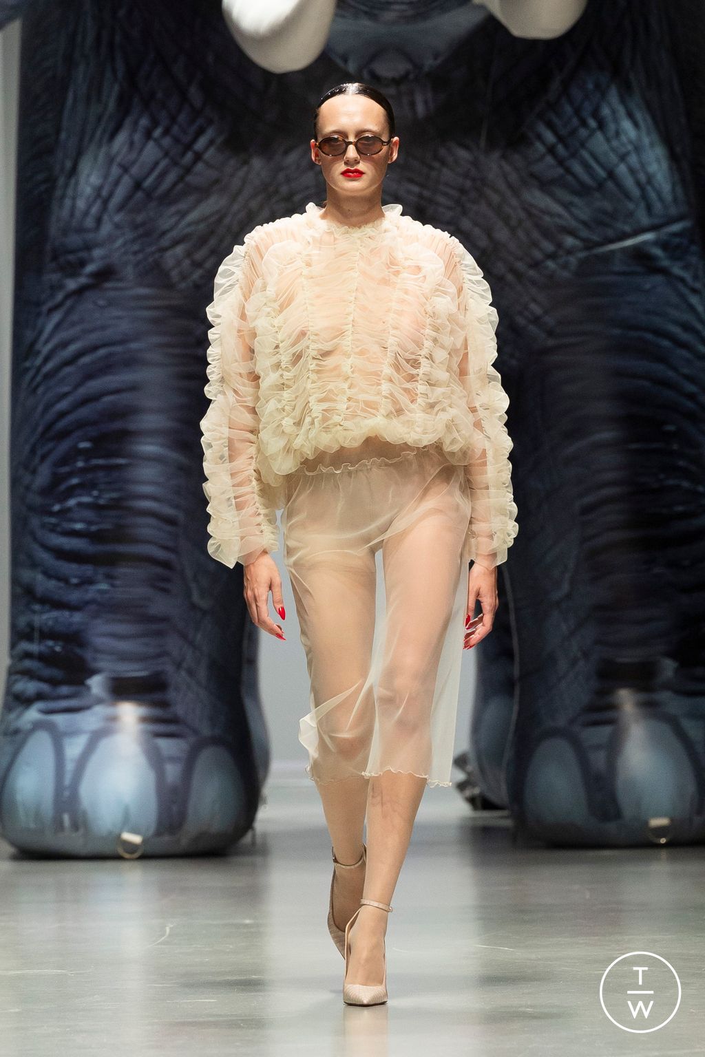 Fashion Week Paris Spring-Summer 2025 look 25 from the Ester Manas collection womenswear