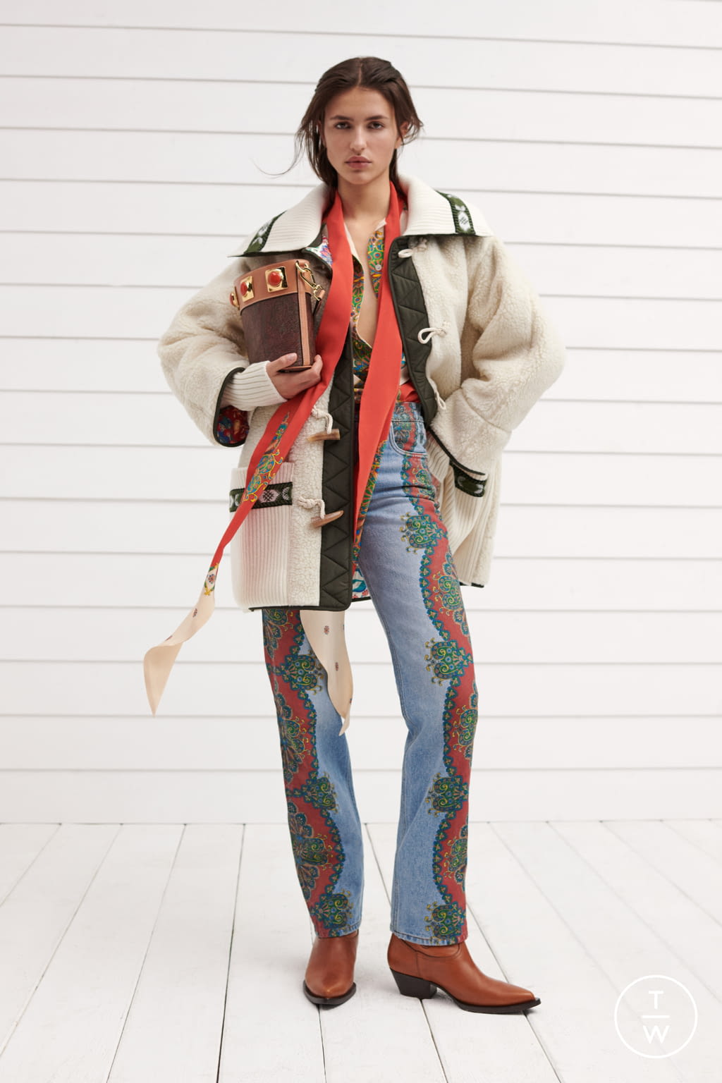 Fashion Week Milan Pre-Fall 2022 look 6 from the Etro collection 女装