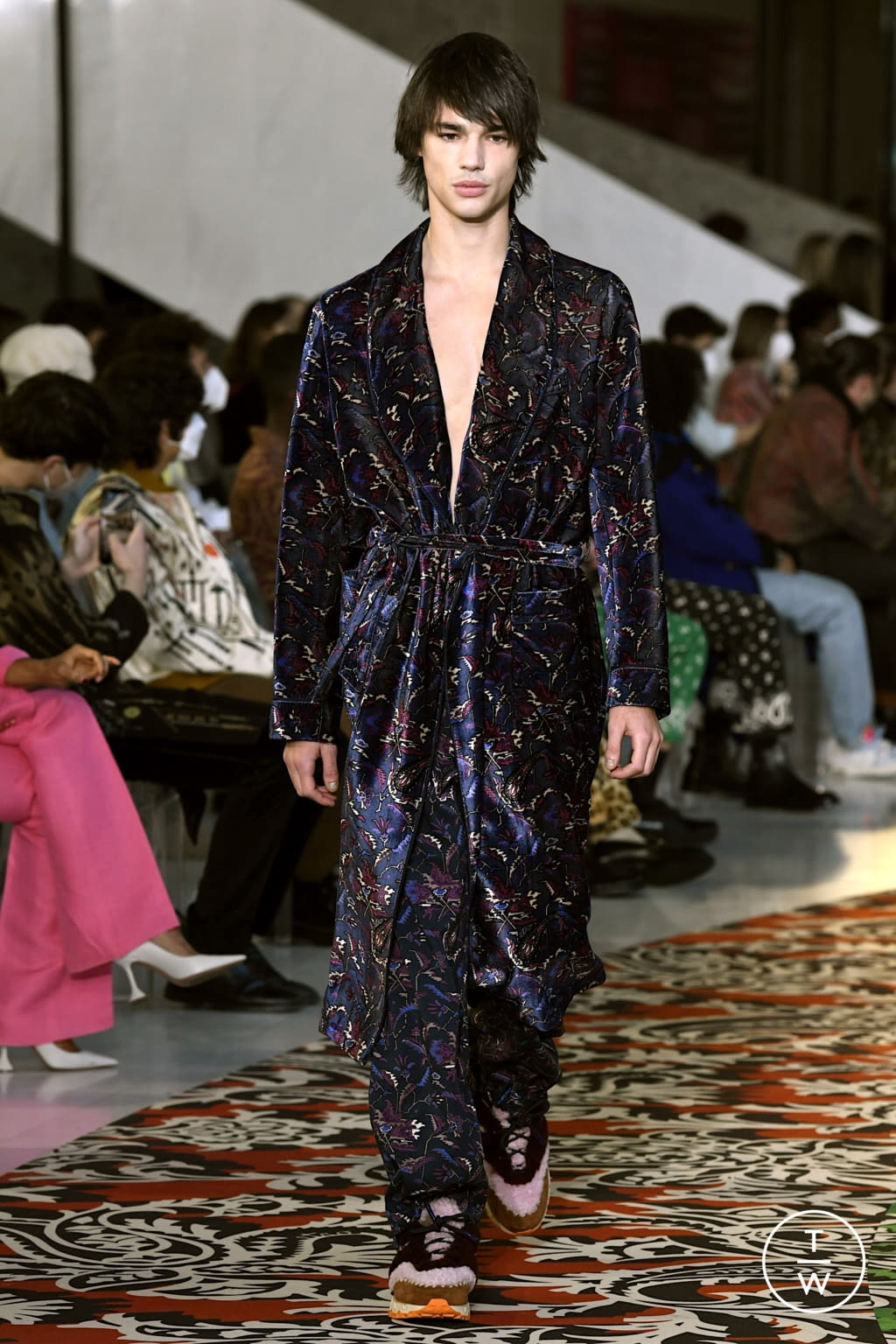 Fashion Week Milan Fall/Winter 2022 look 33 from the Etro collection menswear
