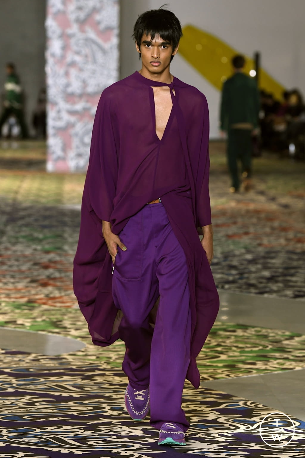 Fashion Week Milan Fall/Winter 2022 look 35 from the Etro collection 男装