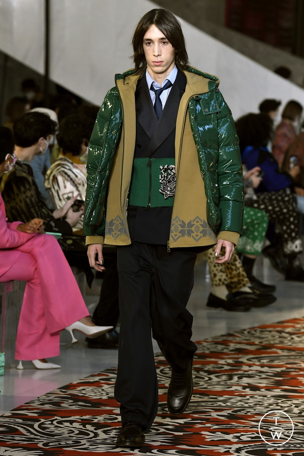 Fashion Week Milan Fall/Winter 2022 look 42 from the Etro collection 男装