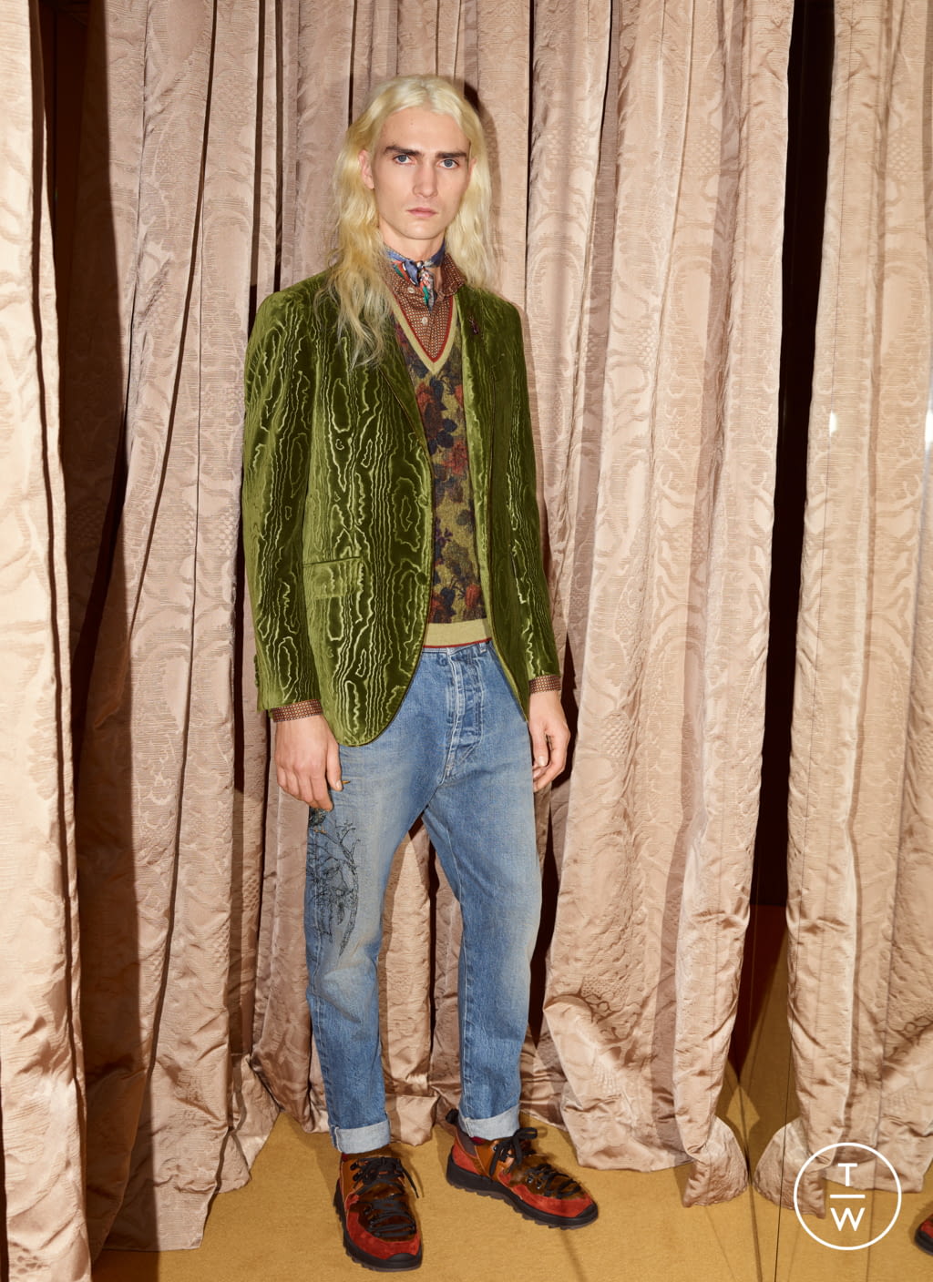 Fashion Week Milan Fall/Winter 2019 look 3 from the Etro collection 男装