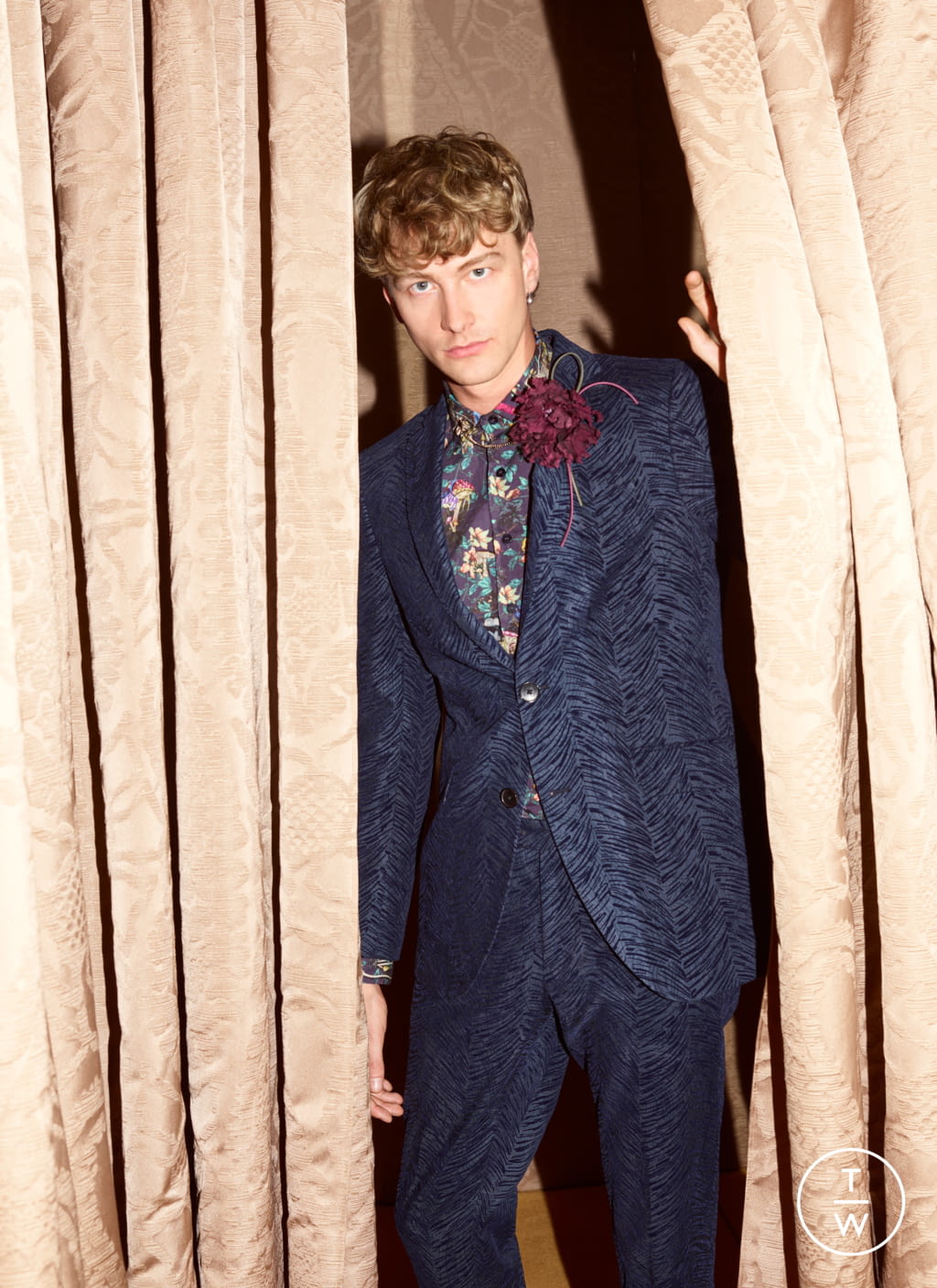 Fashion Week Milan Fall/Winter 2019 look 14 from the Etro collection 男装