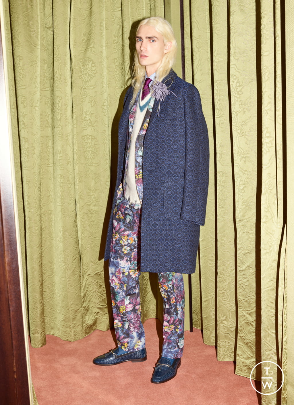 Fashion Week Milan Fall/Winter 2019 look 15 from the Etro collection 男装