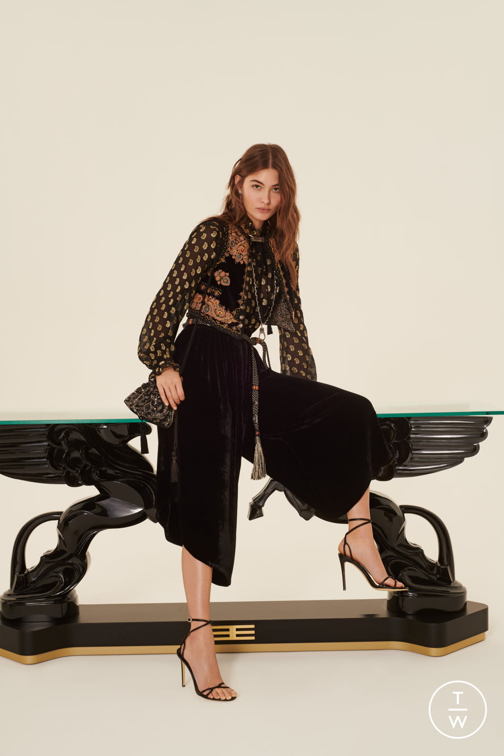 Fashion Week Milan Pre-Fall 2020 look 42 from the Etro collection 女装