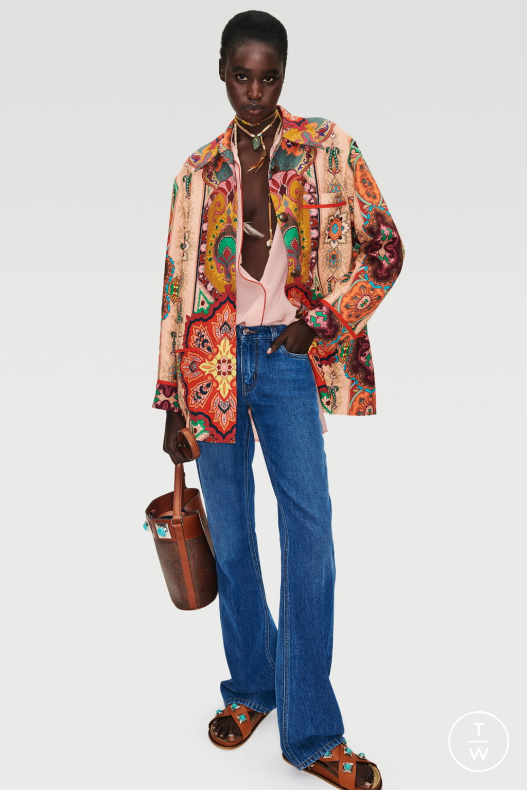 Fashion Week Milan Resort 2022 look 16 from the Etro collection womenswear