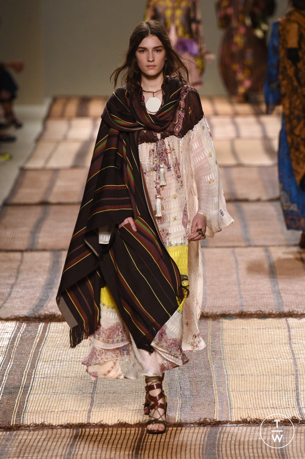 Fashion Week Milan Spring/Summer 2017 look 16 from the Etro collection womenswear