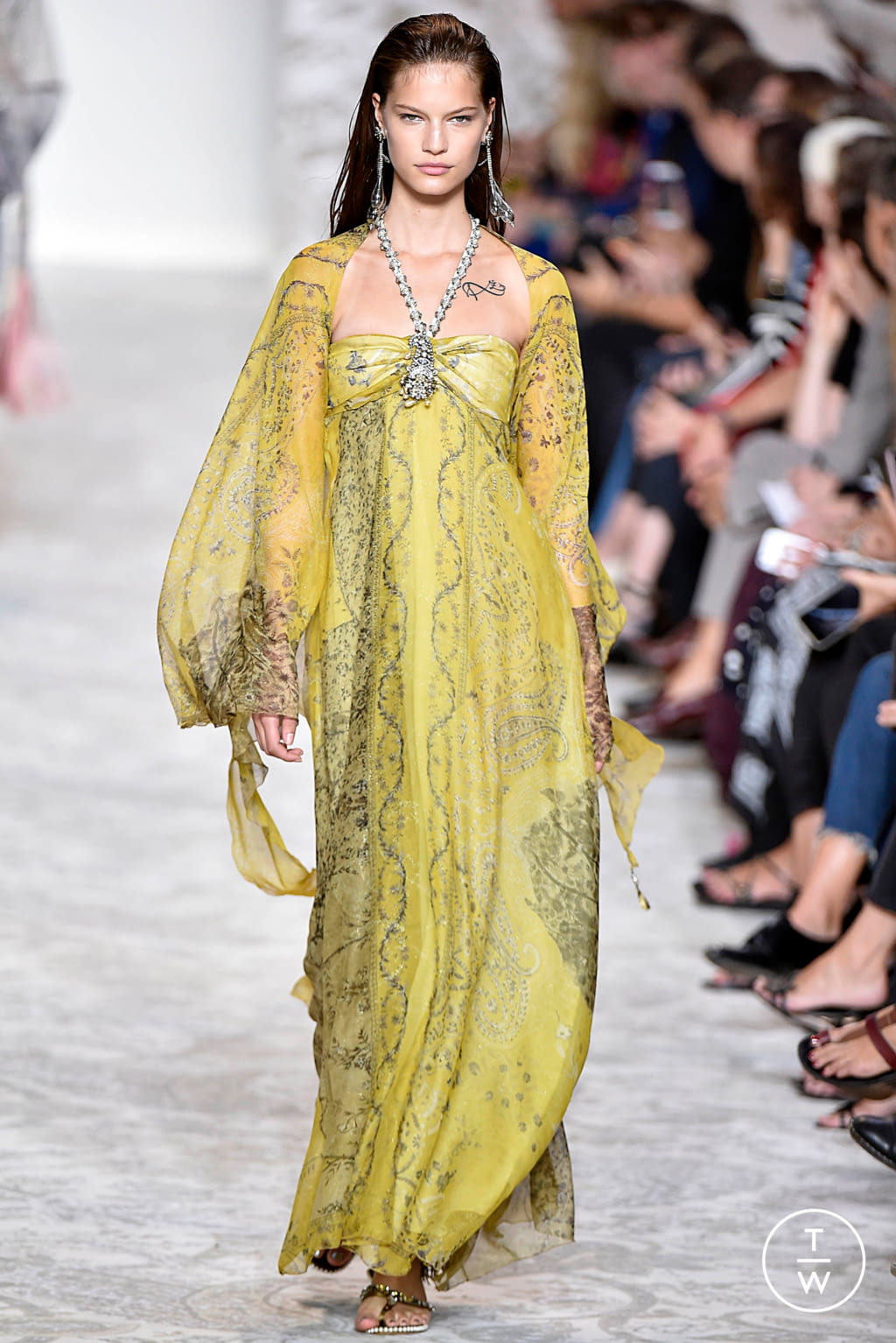 Fashion Week Milan Spring/Summer 2018 look 27 from the Etro collection womenswear