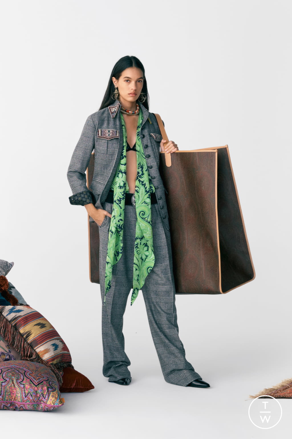 Fashion Week Milan Pre-Fall 2021 look 19 from the Etro collection 女装