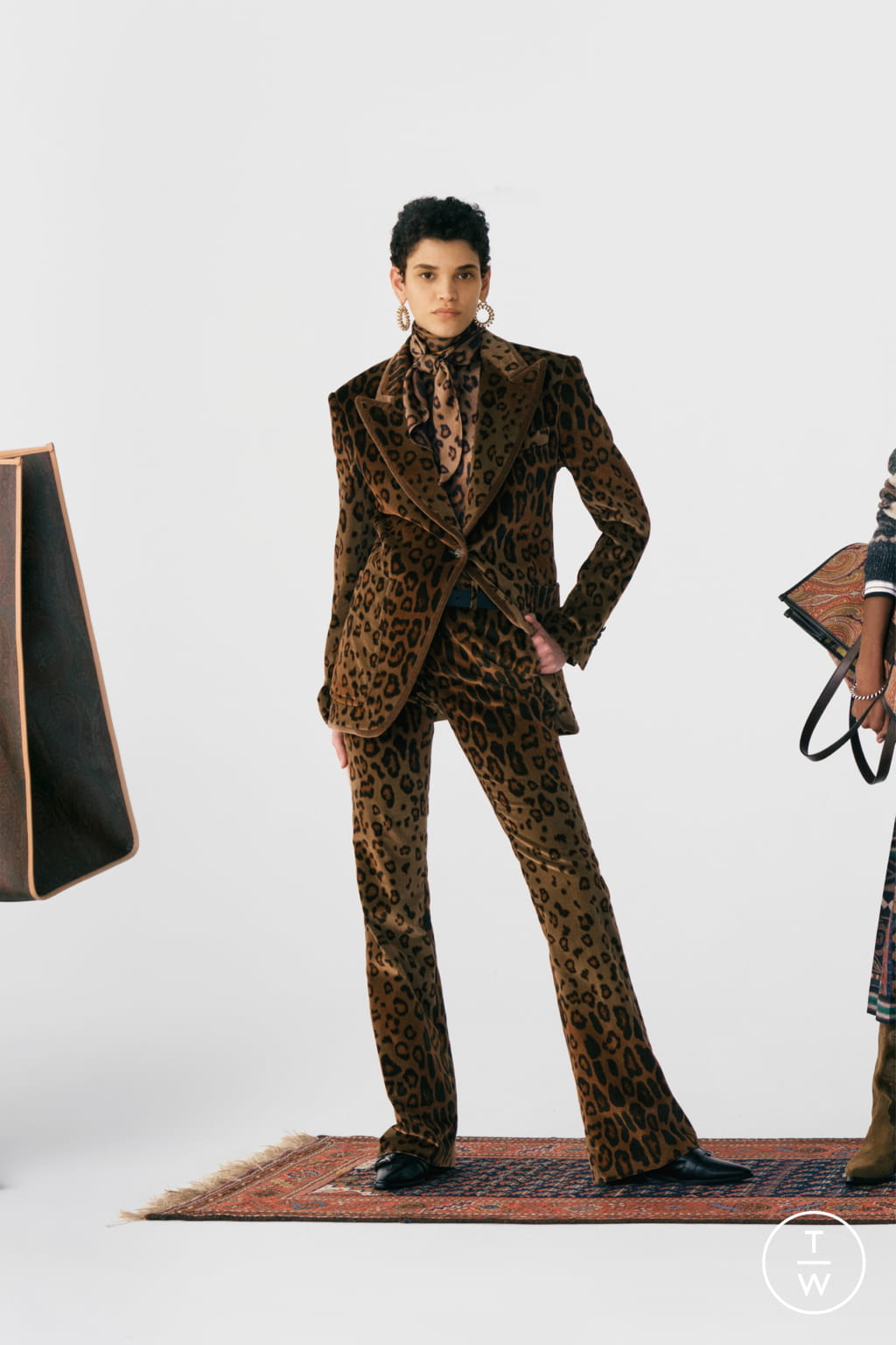 Fashion Week Milan Pre-Fall 2021 look 20 from the Etro collection 女装