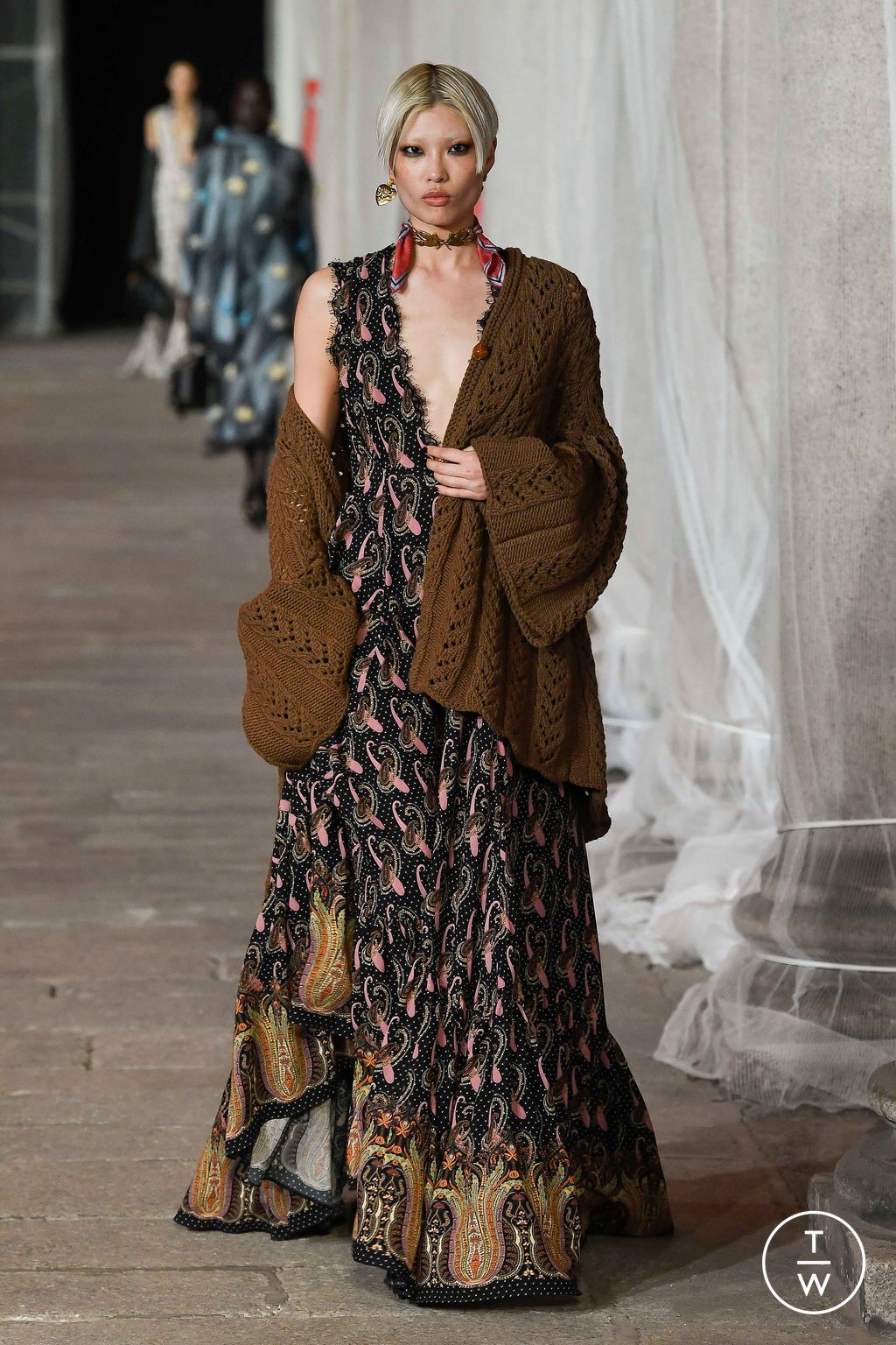 Fashion Week Milan Fall/Winter 2023 look 4 from the Etro collection 女装