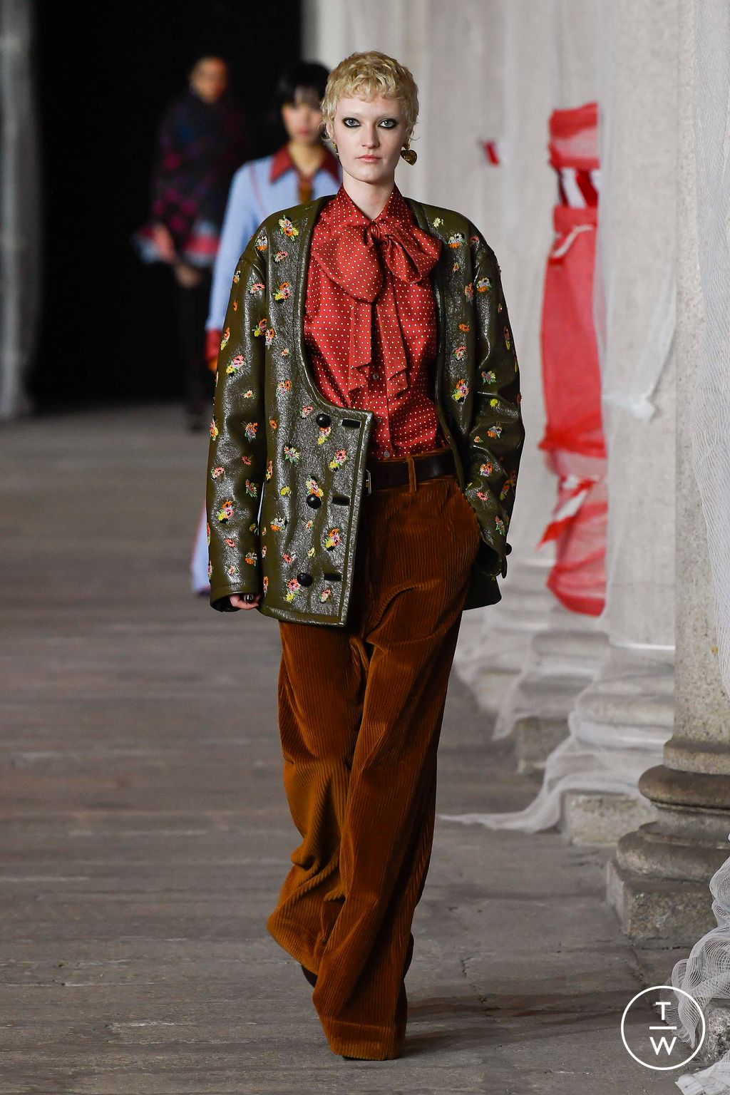Fashion Week Milan Fall/Winter 2023 look 24 from the Etro collection 女装