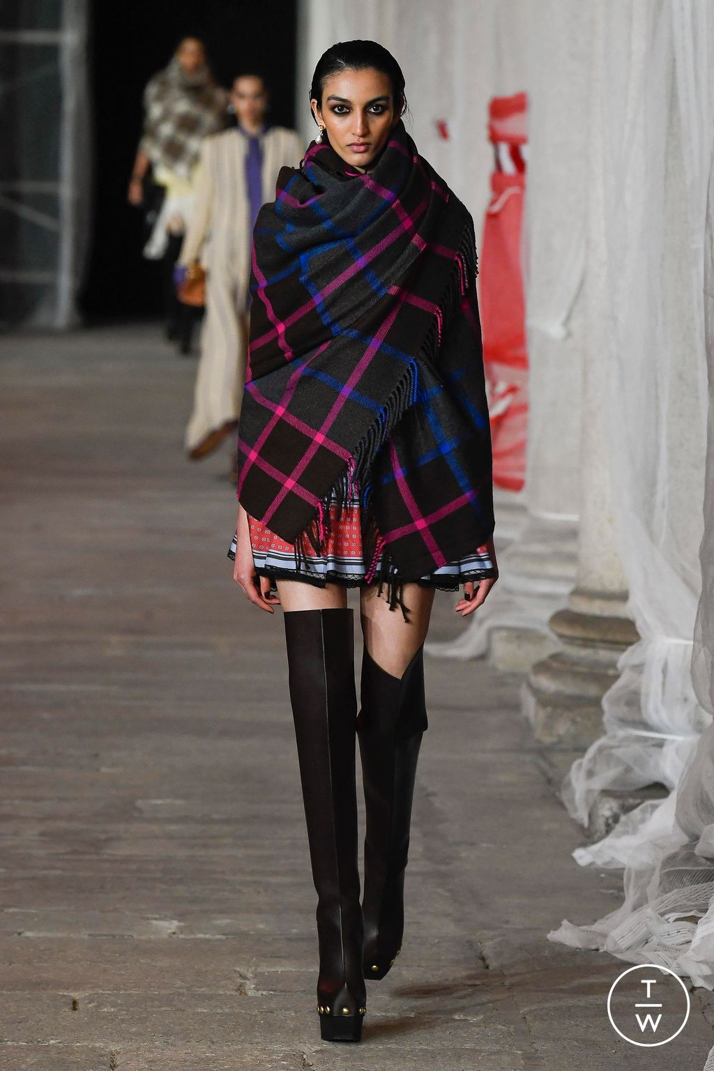 Fashion Week Milan Fall/Winter 2023 look 26 from the Etro collection 女装
