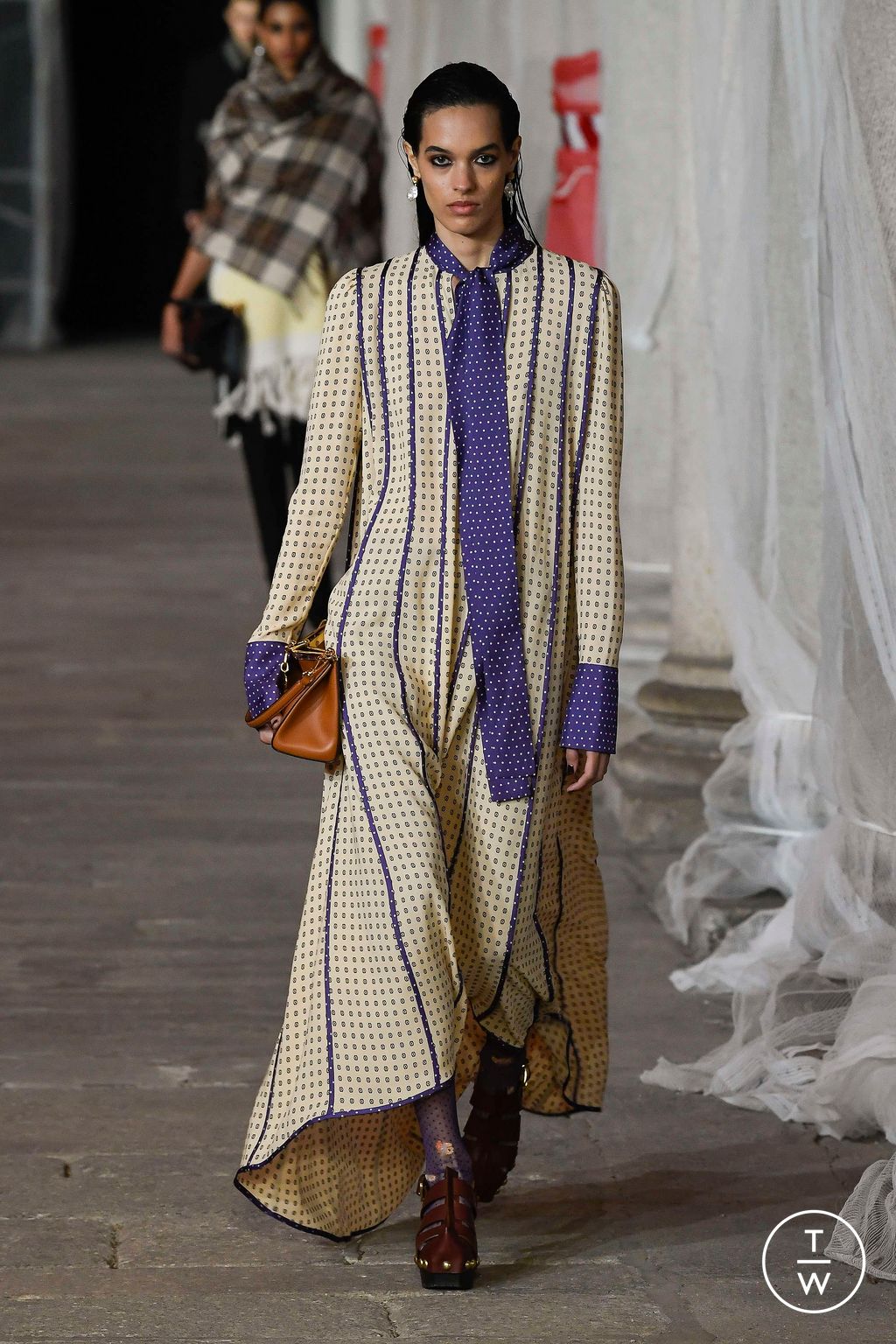 Fashion Week Milan Fall/Winter 2023 look 27 from the Etro collection womenswear