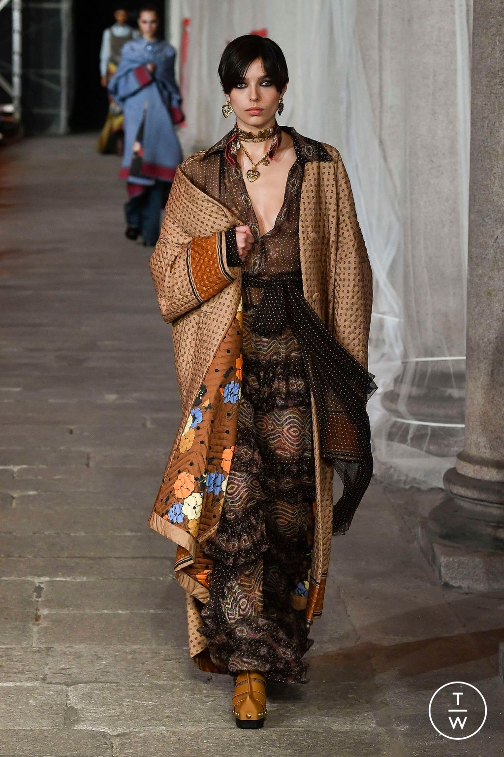 Fashion Week Milan Fall/Winter 2023 look 38 from the Etro collection womenswear
