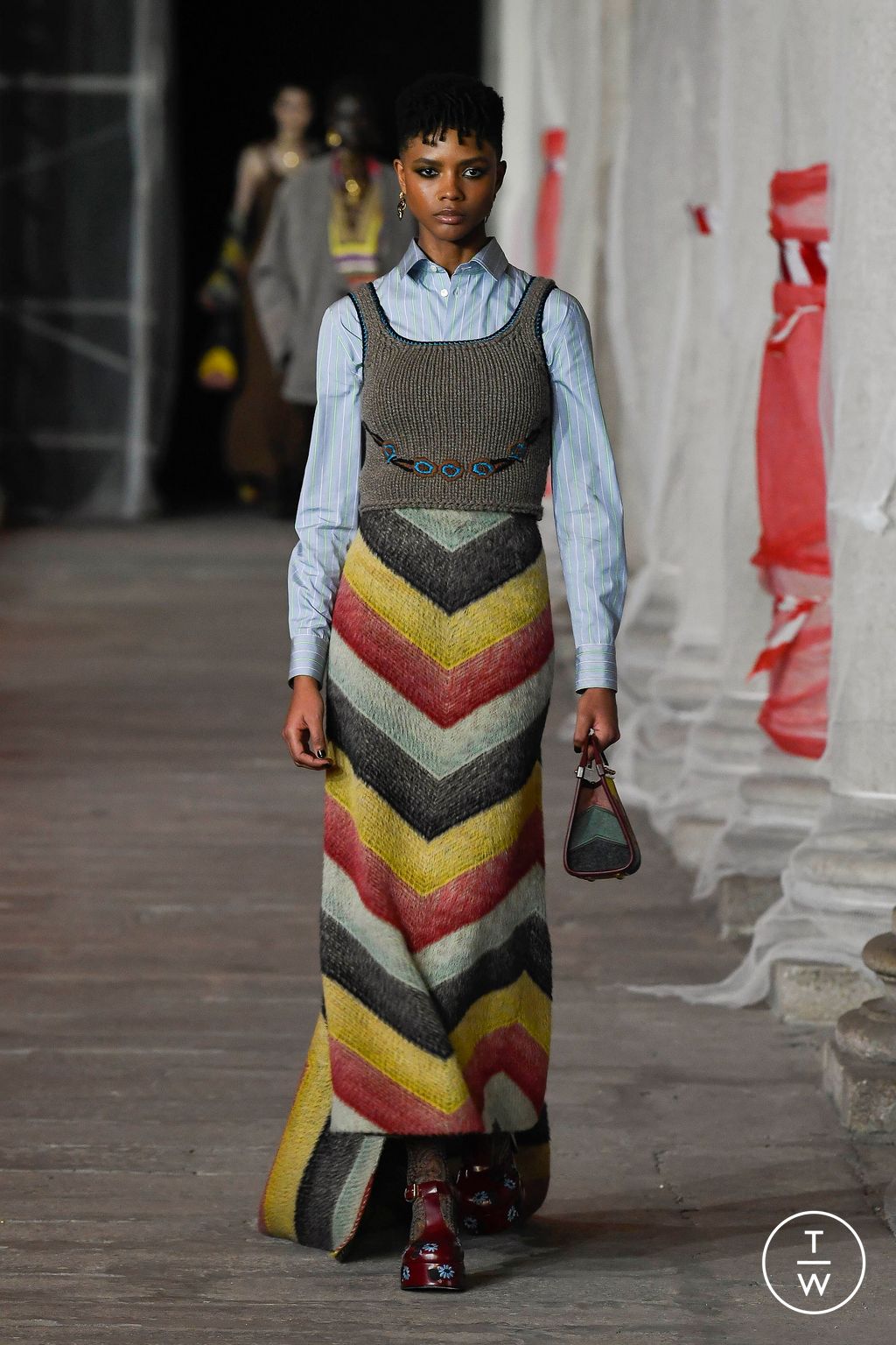 Fashion Week Milan Fall/Winter 2023 look 40 de la collection Etro womenswear
