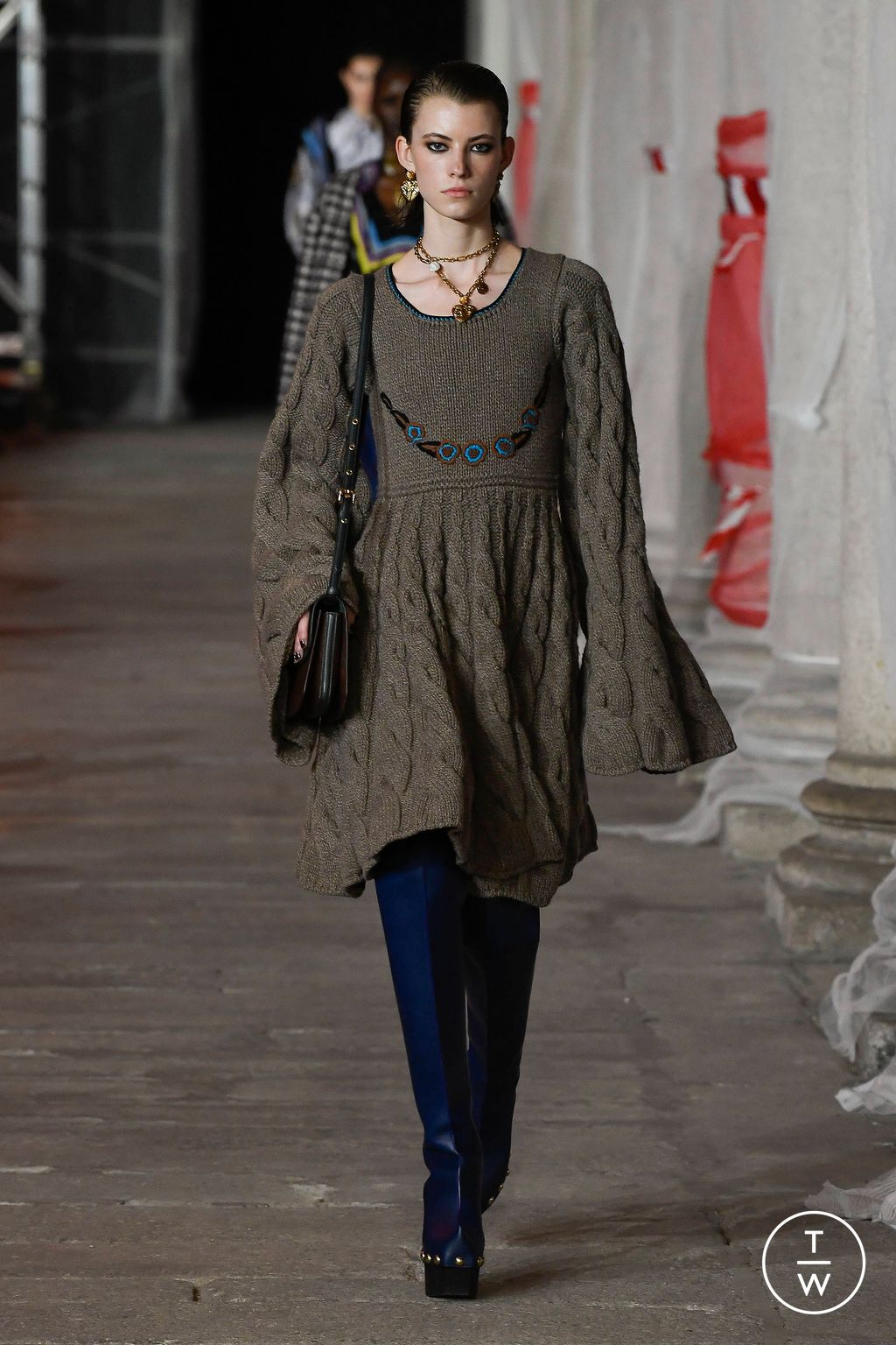 Fashion Week Milan Fall/Winter 2023 look 43 from the Etro collection womenswear
