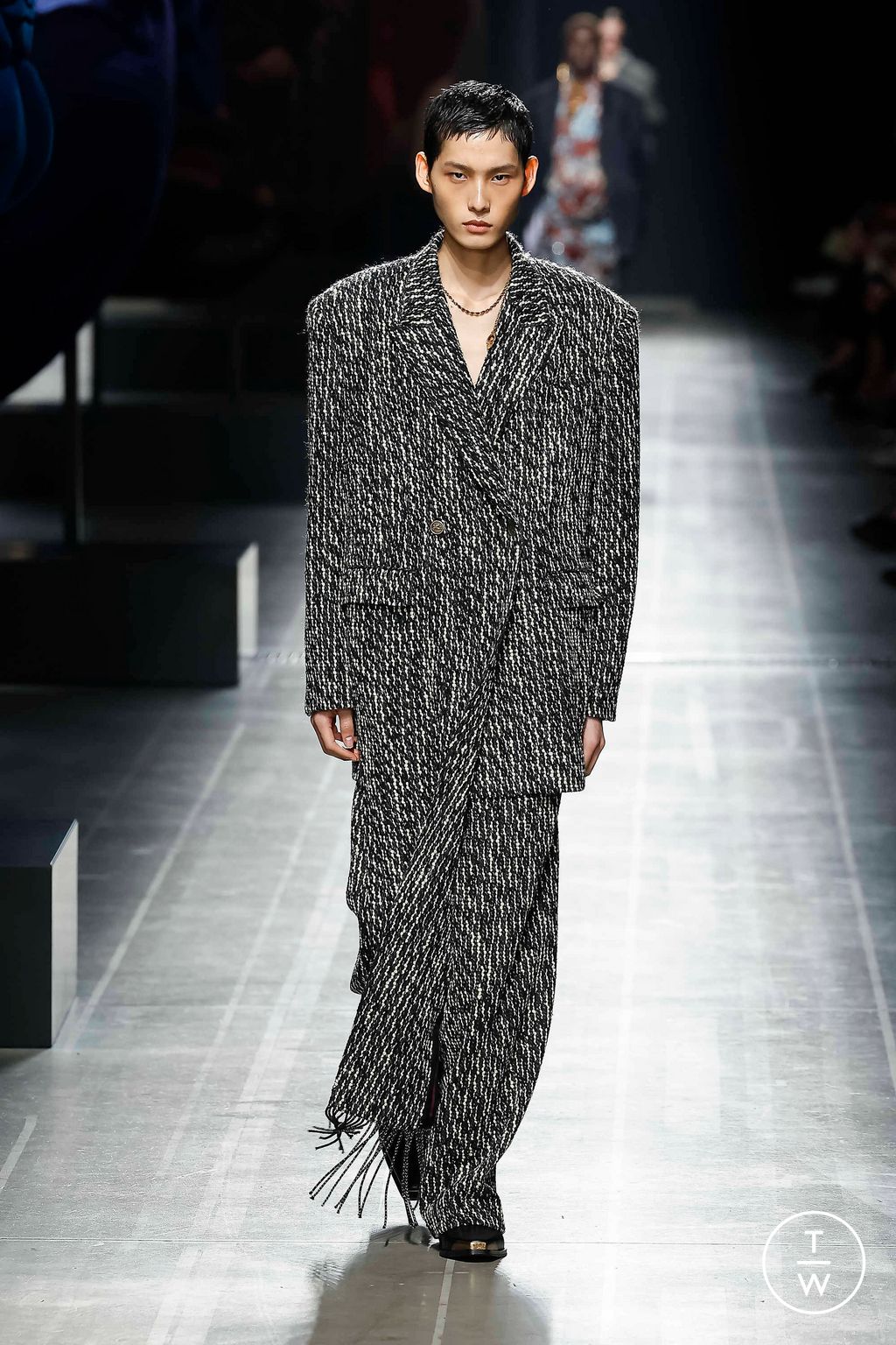 Fashion Week Milan Fall/Winter 2024 look 12 from the Etro collection 女装