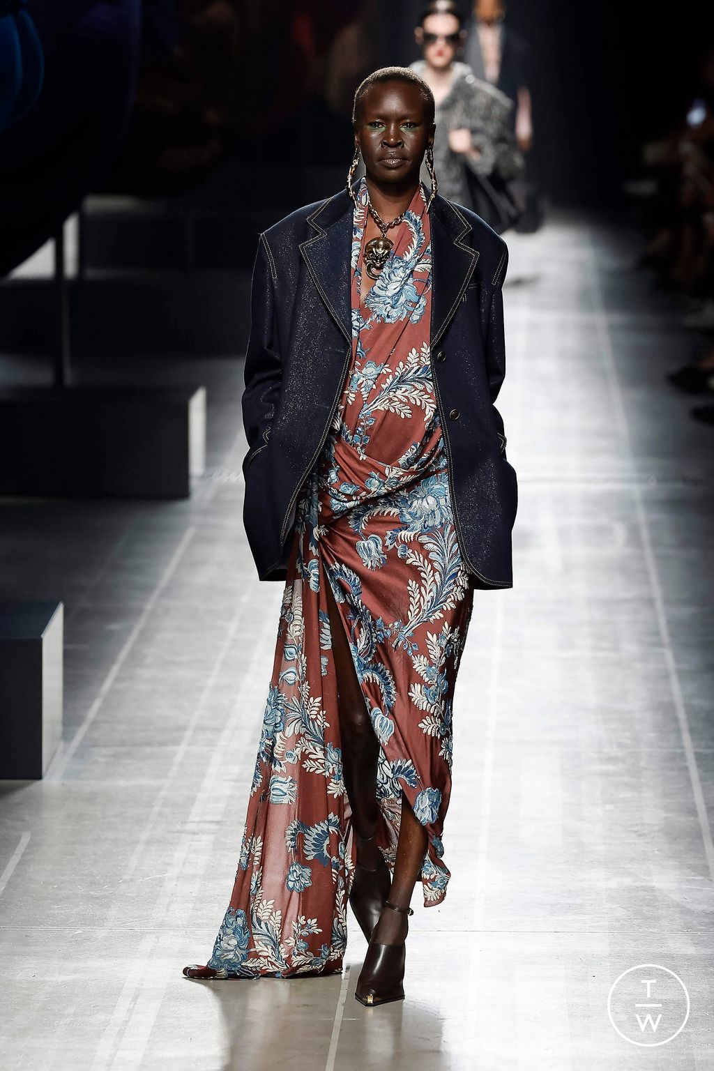 Fashion Week Milan Fall/Winter 2024 look 13 from the Etro collection 女装