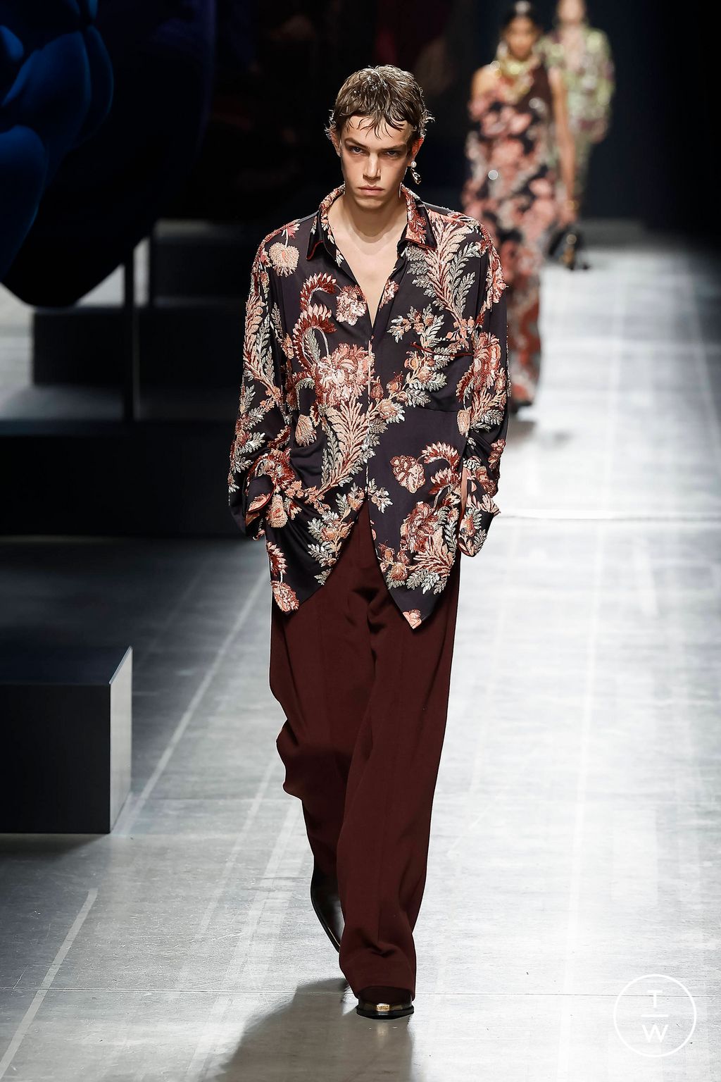 Fashion Week Milan Fall/Winter 2024 look 16 from the Etro collection 女装